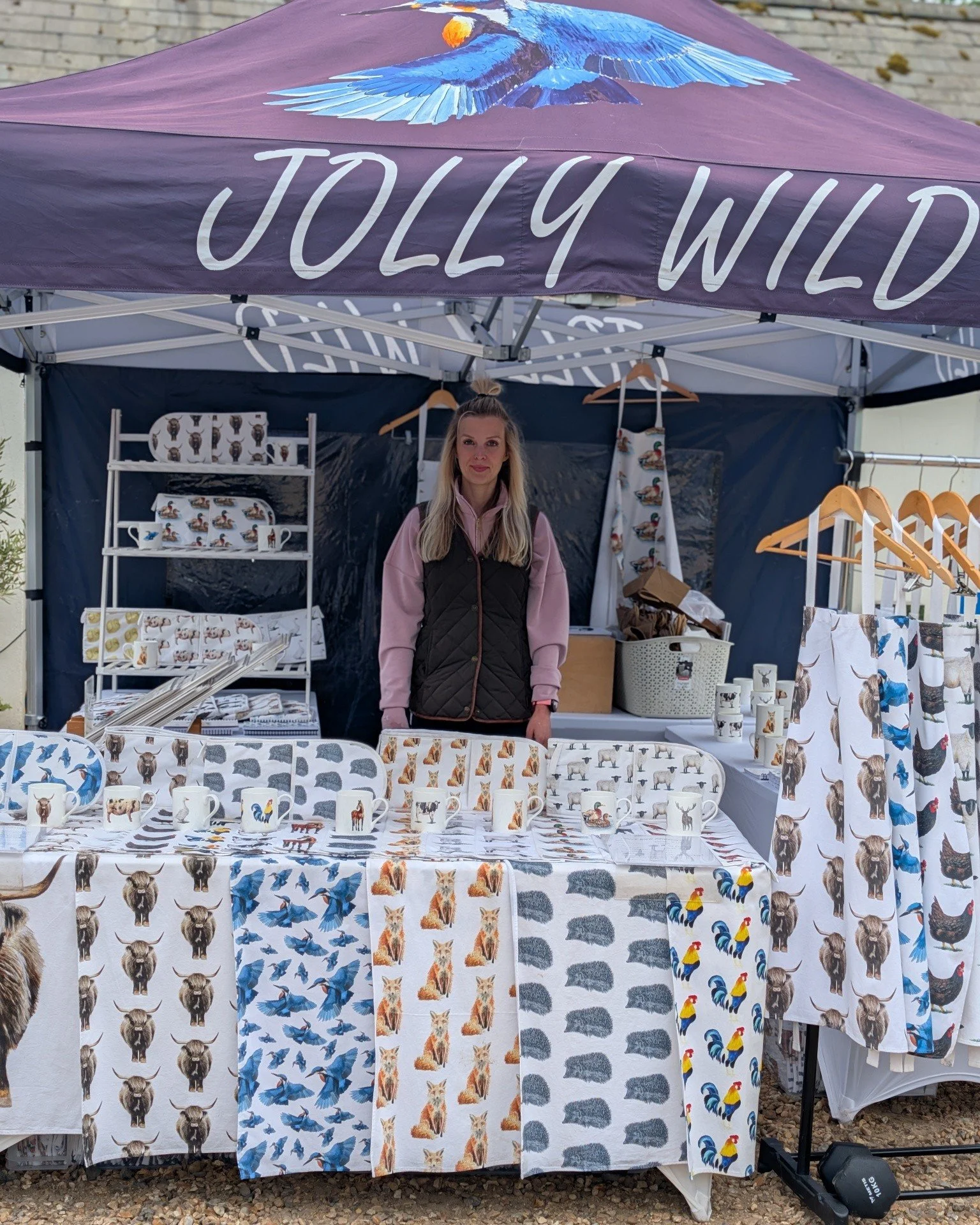 Pop down to Hockey&rsquo;s Farm today and say hello to Jolly Wild &ndash; you won&rsquo;t miss this beautifully stocked stall 🐦✨

From charming tea towels and aprons to prints, mugs, notebooks and more, every piece is packed with character (and a li