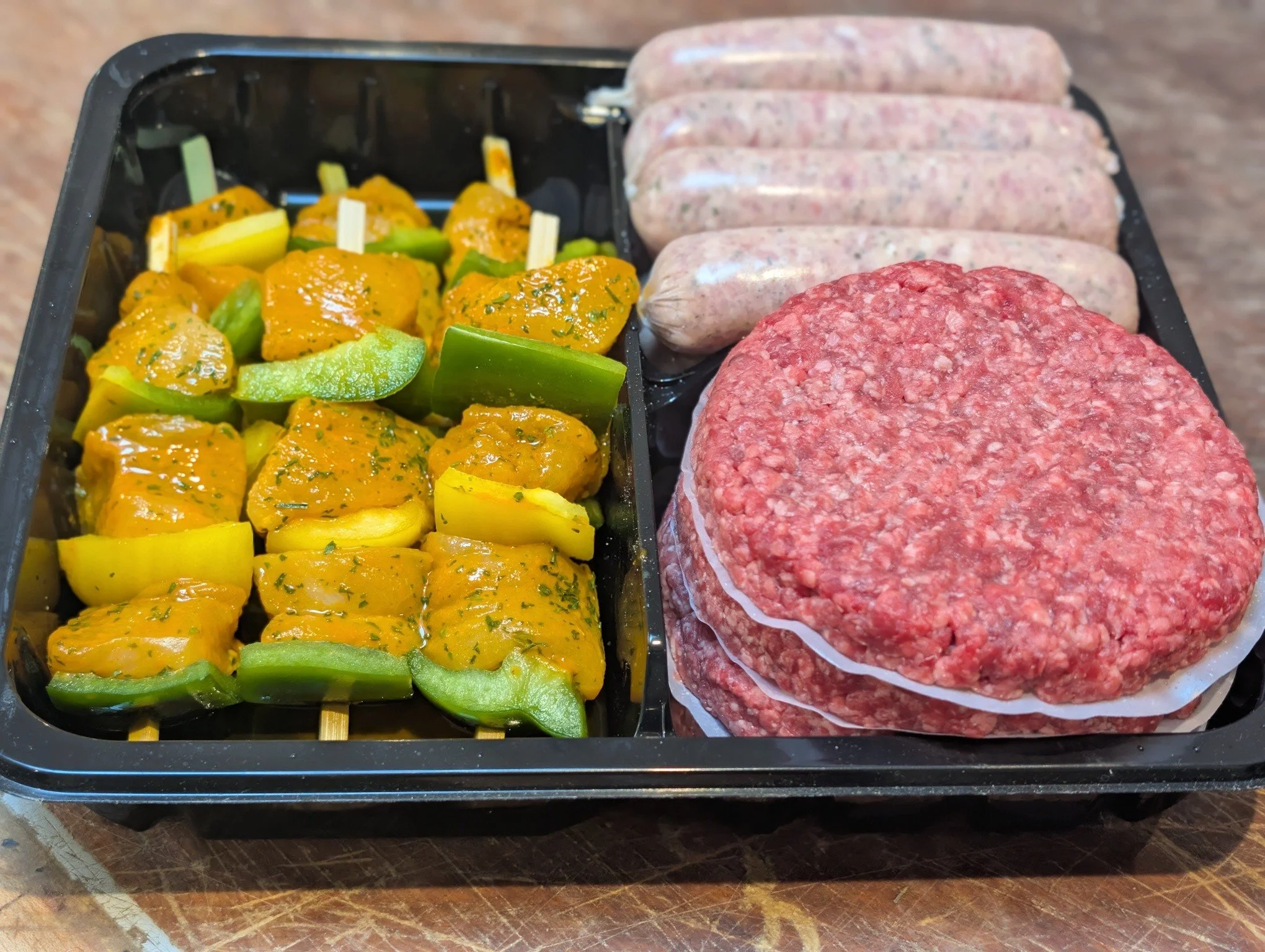 BBQ season just got easier 🔥🥩

Our Butchers&rsquo; BBQ Packs are now available on the butchery counter at Hockey&rsquo;s Farm Shop.

Each pack comes with:
🍔 4 x 6oz 100% beef burgers
🌭 8 pork sausages
➕ Your choice of a marinated third option:
🍗