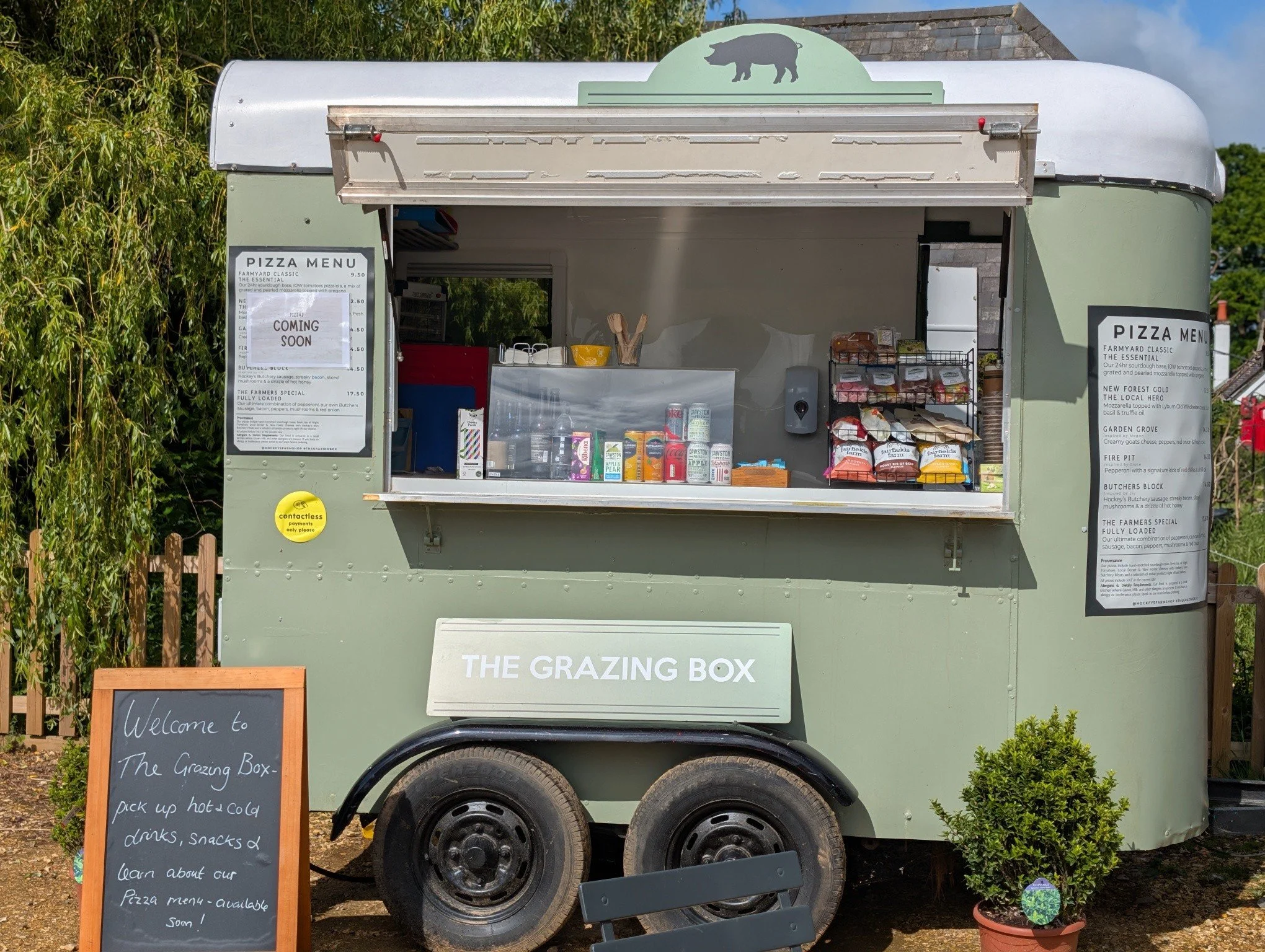Weekend grazing just got even better ☀️✨

The Grazing Box at Hockey&rsquo;s Farm Shop is open during weekends and busy periods serving up cold drinks, local beer &amp; cider, sausage rolls, quiche, filled baps, crisps, biscuits and flapjacks.

Whethe