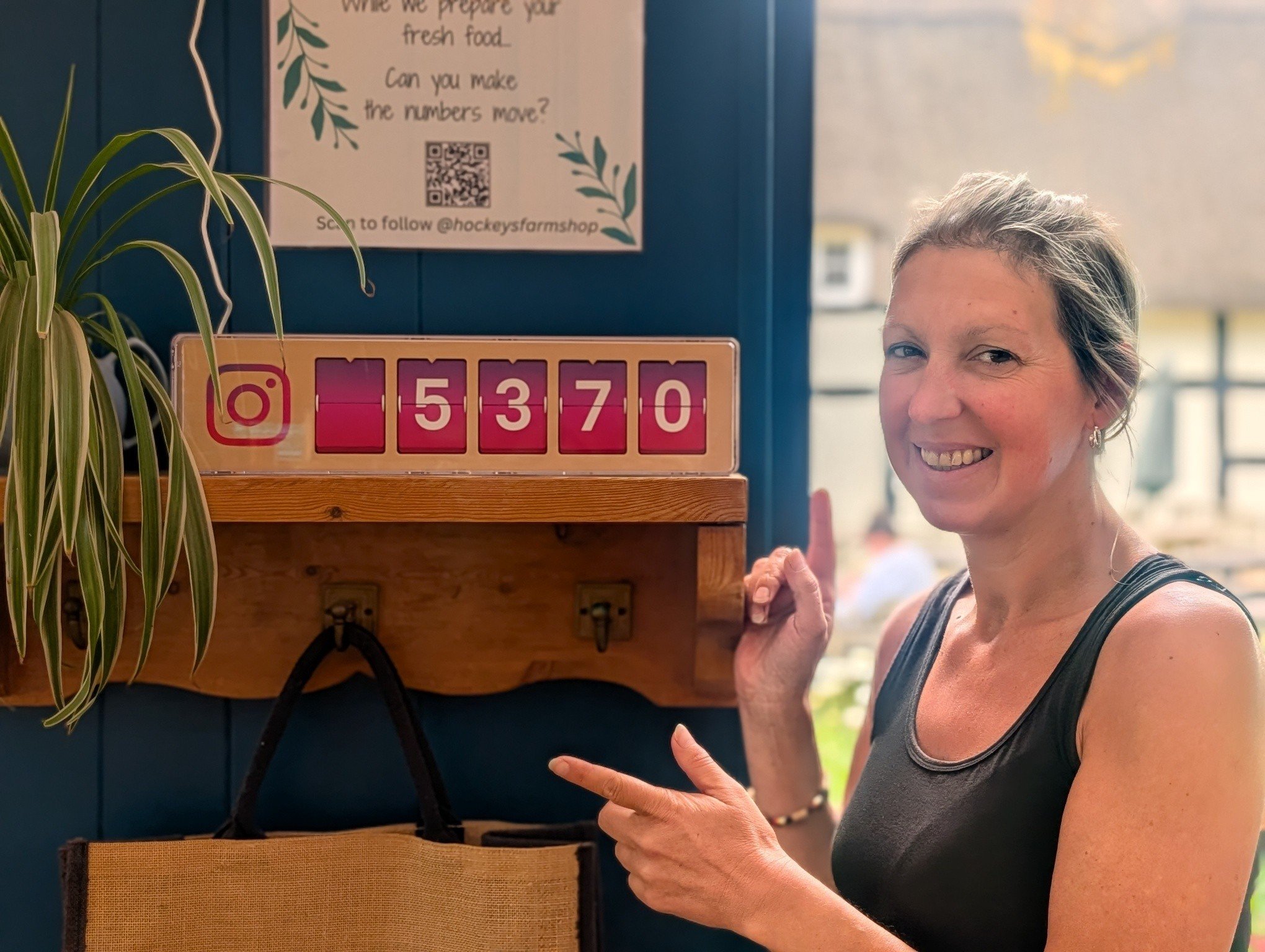 ✨ Here we have Lisa, our glamorous assistant, keeping a close eye on our Instagram follower counter... 👀📲😂

Every new follower, like, comment and share helps more people discover Hockey's, and for a small independent business, that's huge.

So if 
