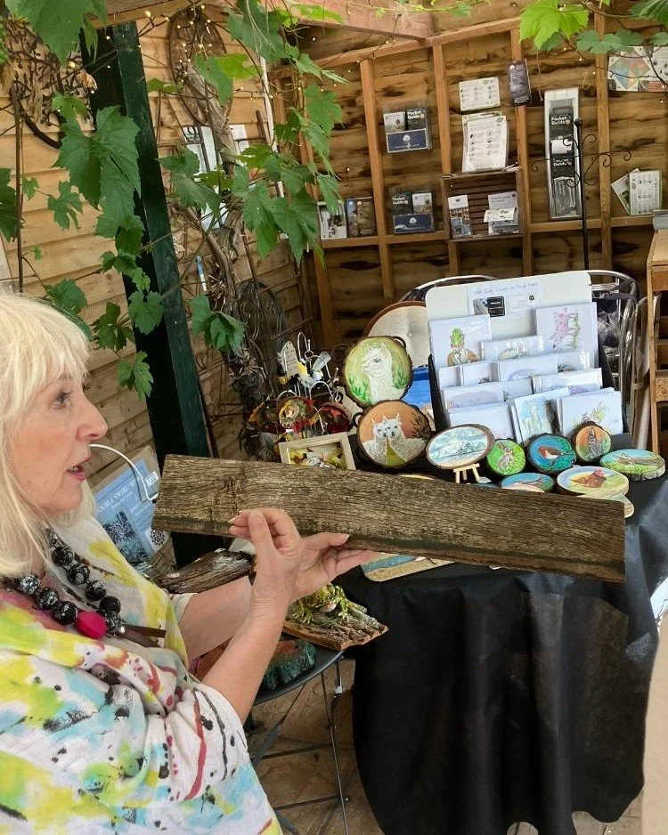 🎨 Helen Nikandrou is at Hockey's today!
If you're visiting us today, be sure to pop in and meet the wonderfully talented local artist Helen Nikandrou from Alfresco Art.

Helen will be showcasing her beautiful New Forest-inspired artwork and demonstr