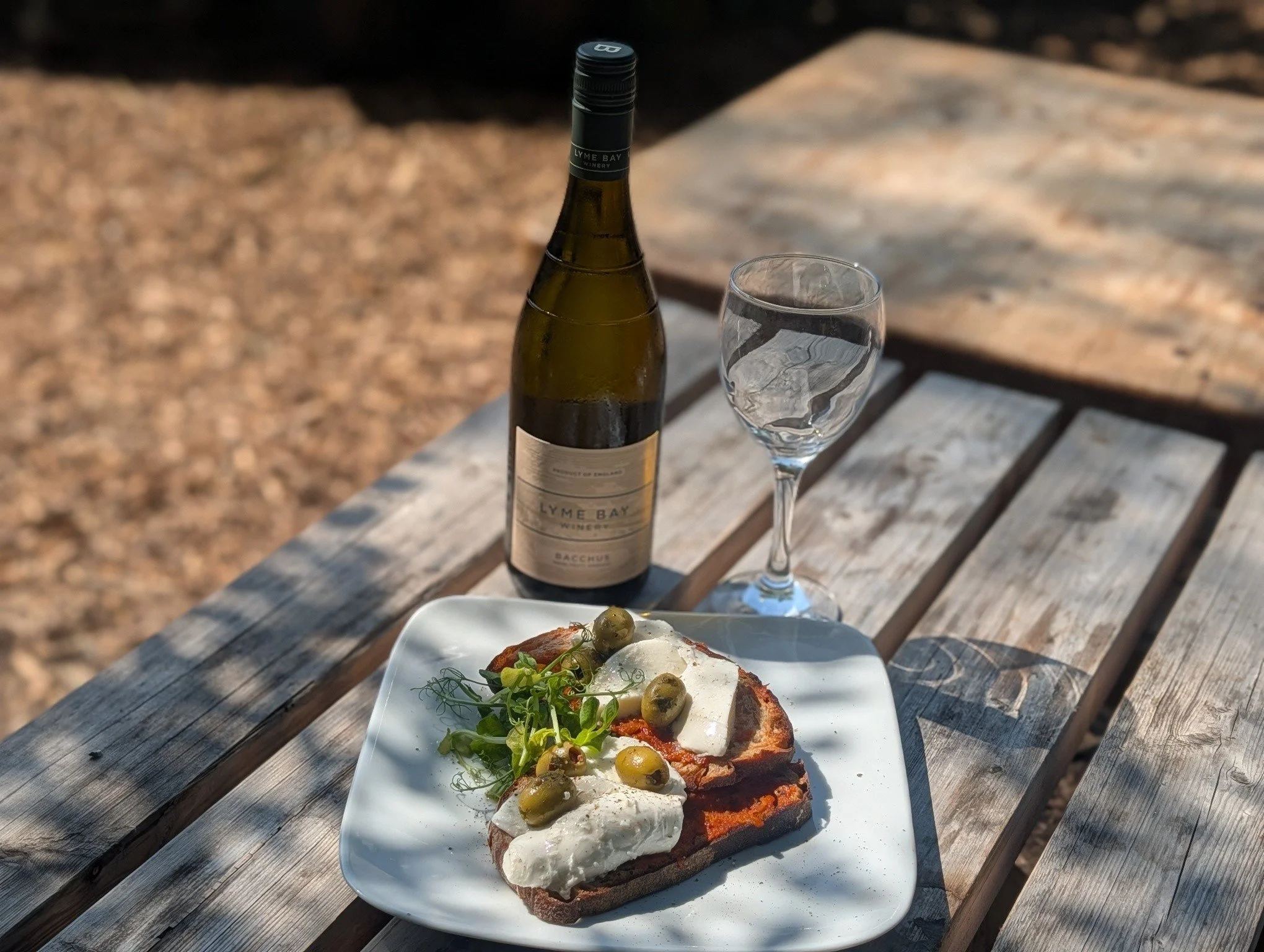 ✨ Summer on a plate... ☀️🌿

Golden toasted sourdough.

Creamy burrata.

Ottolenghi's rich roasted aubergine and tomato sauce.

Marinated green olives.

Fresh pea shoots.

Simple, fresh and bursting with Mediterranean flavours &ndash; made for sunny 