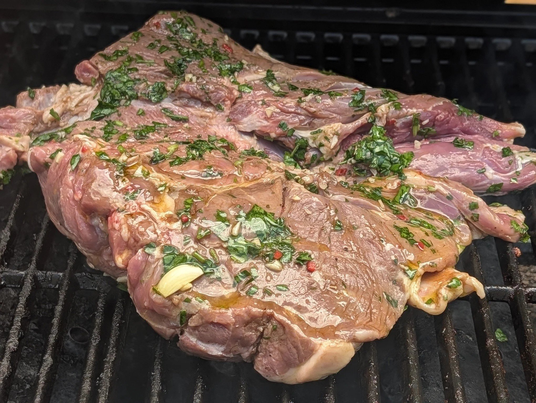 ☀️ BBQ season is what weekends are made for.
This weekend Megan and her family fired up the BBQ with a selection from our butchery counter and it didn't disappoint. ❤️

🍔 Juicy 4oz beef burgers and chipolatas kept the kids happy.
🥩 Megan chose to m