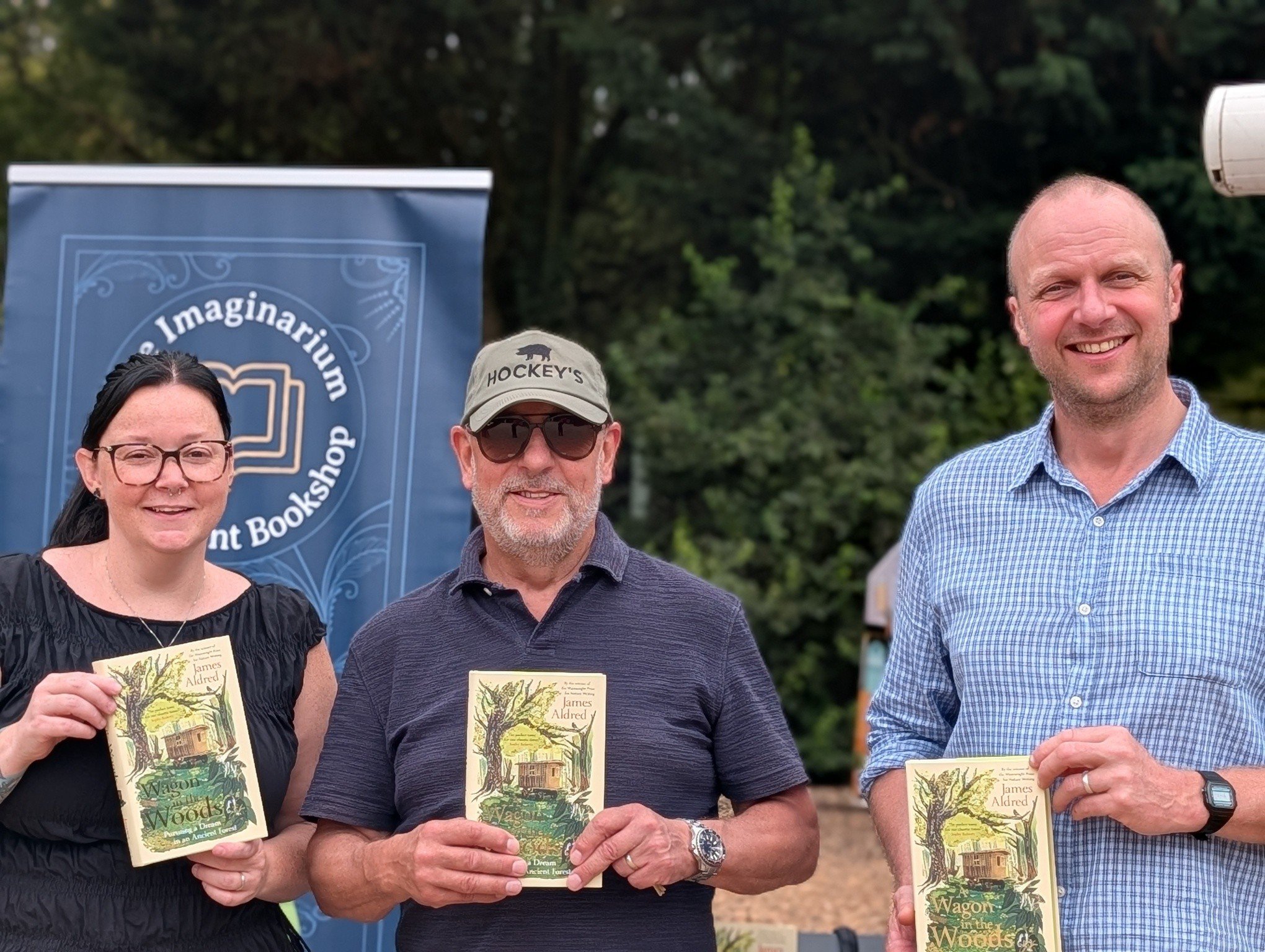 A brilliant morning is underway at Hockey's Farm! 🌿📚

Our Breakfast &amp; Guided Walk guests are enjoying a fascinating talk from celebrated wildlife cameraman and author James Aldred before heading out to explore the beautiful New Forest.

A huge 