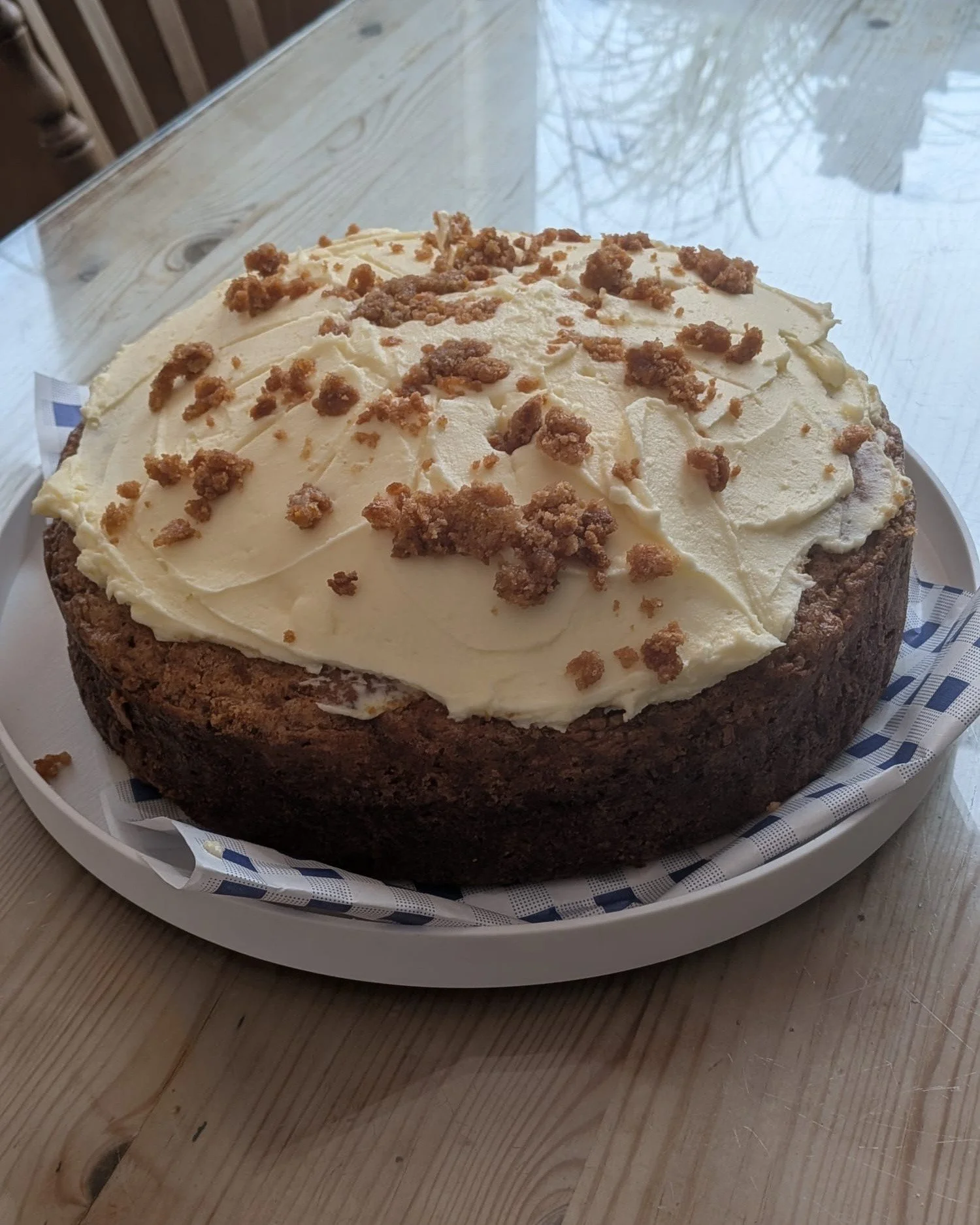 🍰 Just leaving this here to tempt you&hellip;

Carrot cake. Coffee cake. Buttery Viennese whirl.

Your coffee called. It would quite like one. ☕️👀
Which are you choosing?

Find your favourite in the Farmyard Cafe at Hockey&rsquo;s Farm Shop, South 