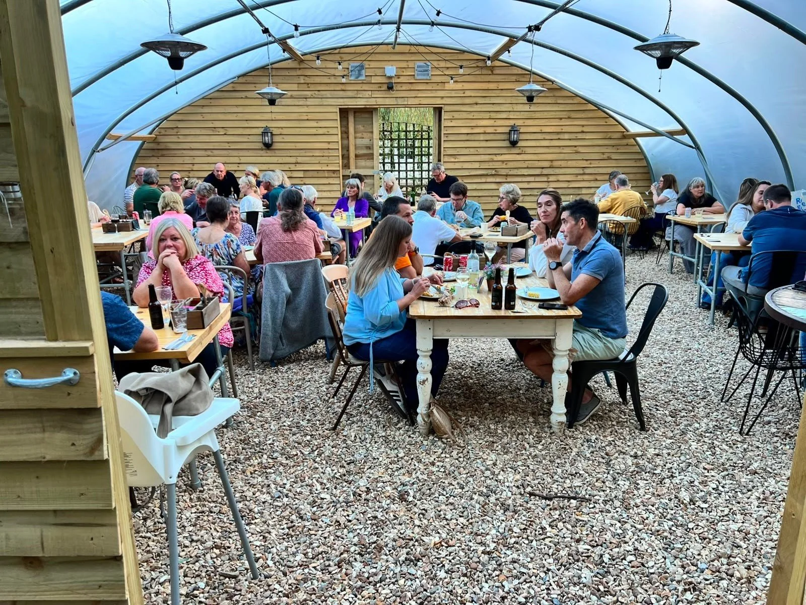 Kerry&rsquo;s Fried Chicken Night&hellip; you were delicious! 🍗🙌

Golden fried chicken, crispy waffle fries, corn on the cob and fennel and apple slaw, finished with a very welcome cr&egrave;me br&ucirc;l&eacute;e.

Now there are just TWO Summer Se