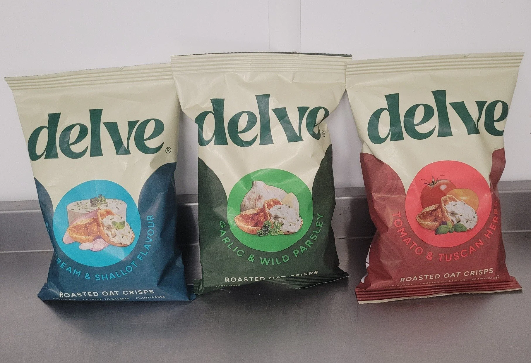Go on&hellip; delve in! 🌾

New Delve Roasted Oat Crisps have arrived at Hockey&rsquo;s &ndash; plant-based, high in fibre and packed with crunch.

🧅 Sour Cream &amp; Shallot
🌿 Garlic &amp; Wild Parsley
🍅 Tomato &amp; Tuscan Herbs

Perfect for dip