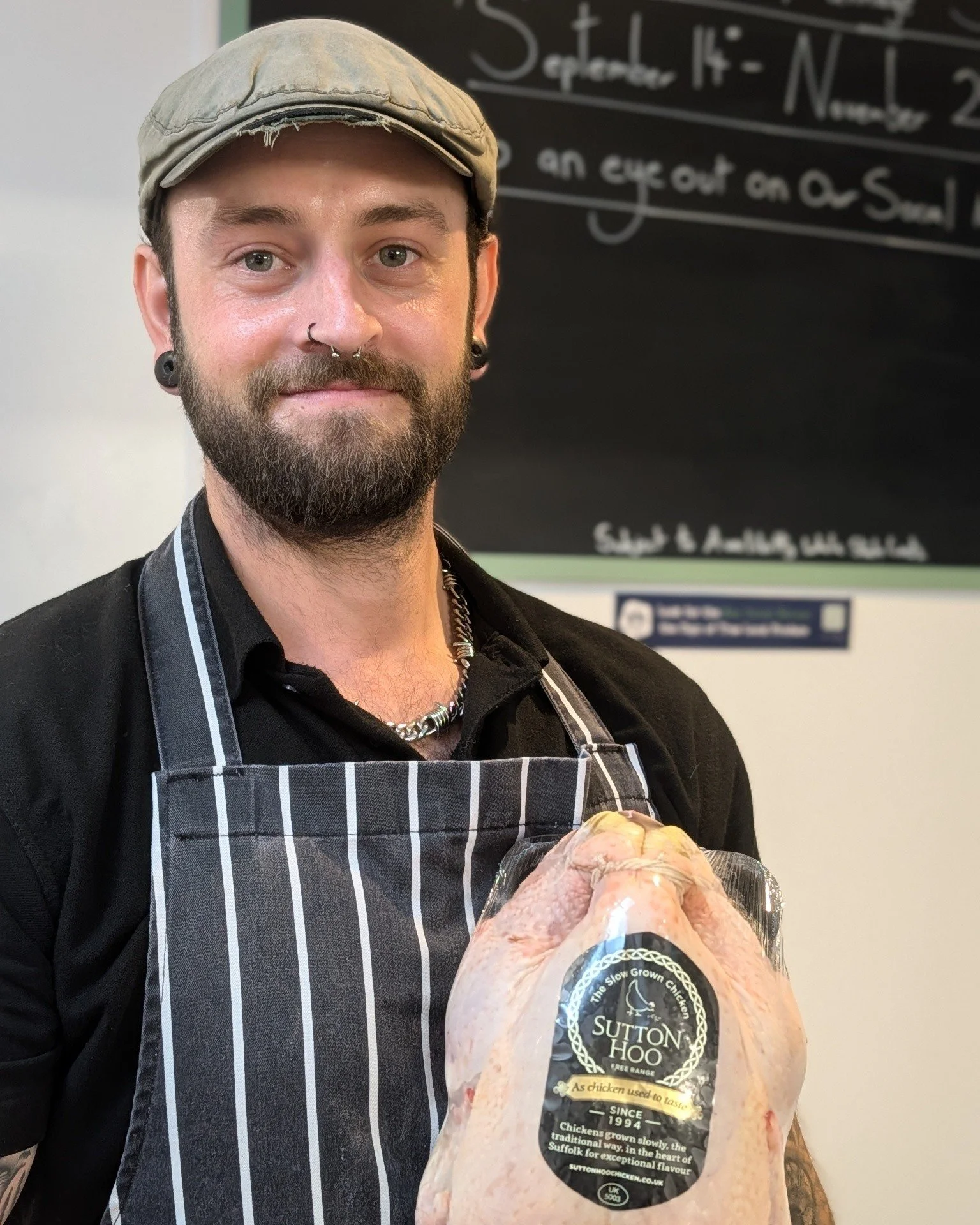 The weekend roast starts here! 🍗🙌

Sutton Hoo free-range chickens have landed on our Butchers Counter &mdash; slow-grown for wonderful flavour, tenderness and plenty of delicious roasting juices.

Who&rsquo;s planning a proper Sunday feast? 😋
Avai