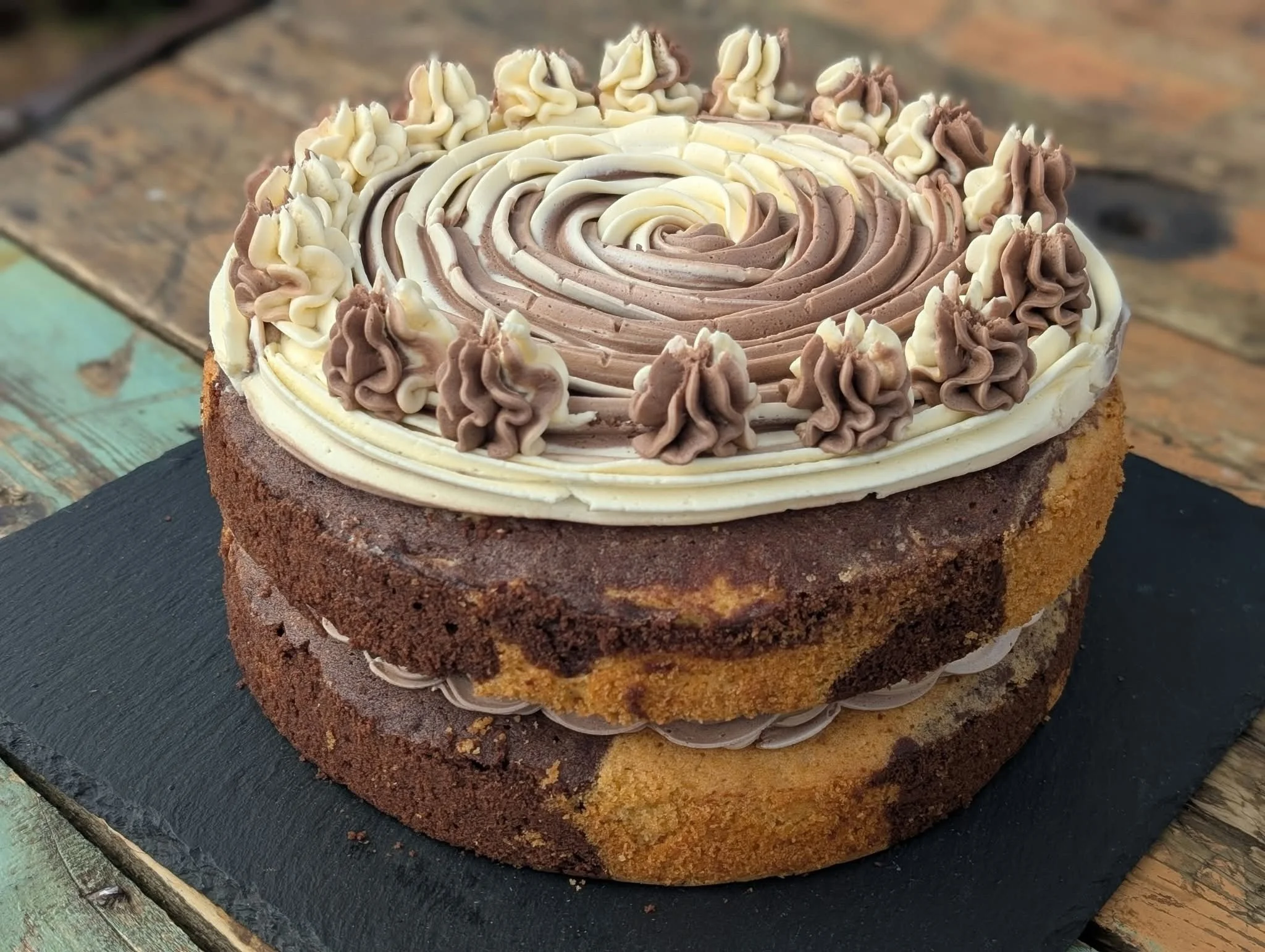 The carrot cake is staying. Everyone breathe. 🥕😂

Georgia, Hockey&rsquo;s cake extraordinaire, wants to know&hellip;

🍰 WHAT CAKE DO YOU WANT TO SEE IN THE FARMYARD CAFE?

Coffee and walnut lovers, make yourselves heard. Lemon drizzle fans, this i