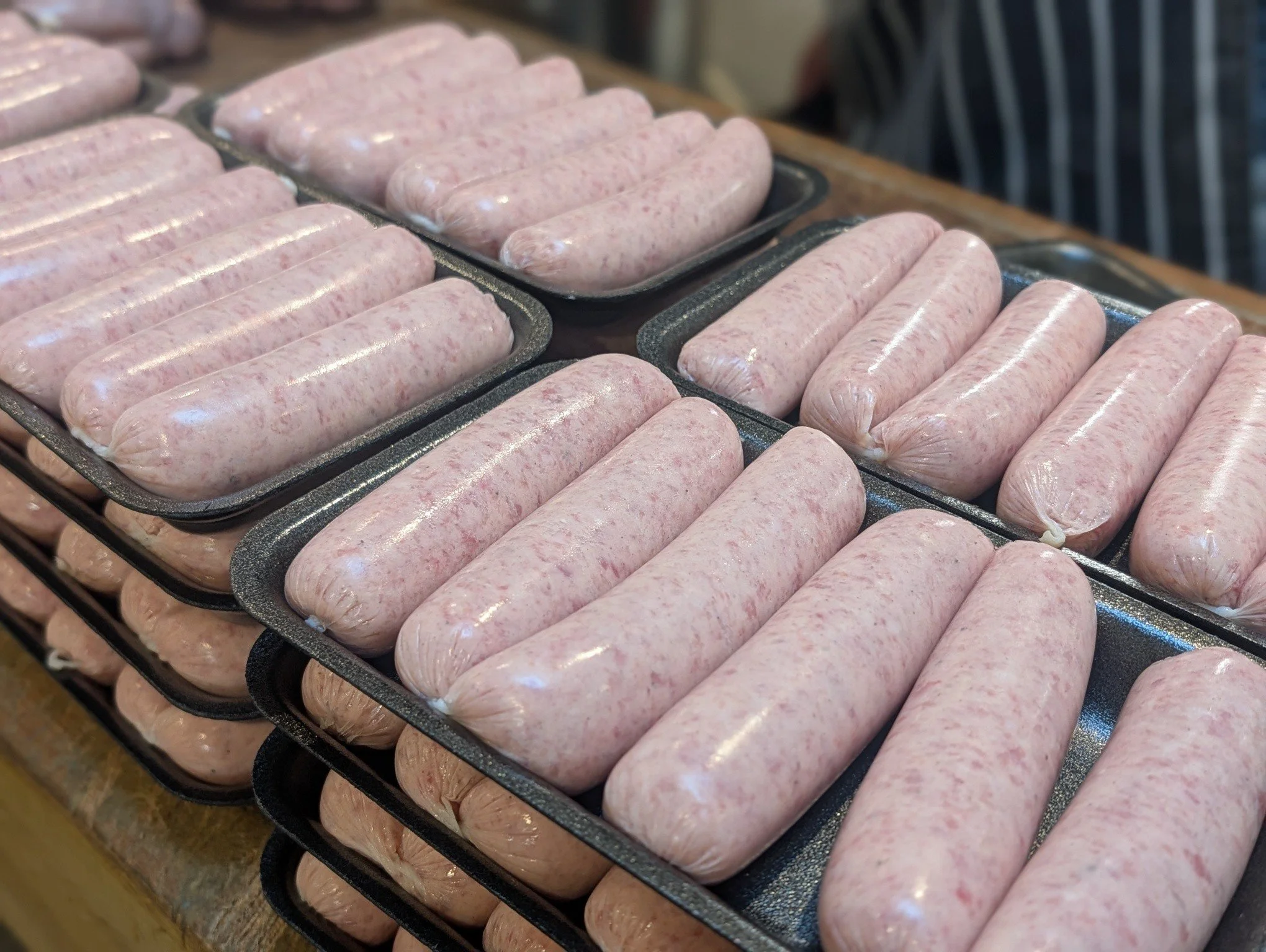 All bangers. No porkies. 🐷🌭

Our first New Forest pannage pork sausages are READY,  just in time for UK Sausage Week! 🙌
Find them at Hockey&rsquo;s Farm Shop in South Gorley, near Ringwood, while stocks last.

🌳 What&rsquo;s pannage? It&rsquo;s t