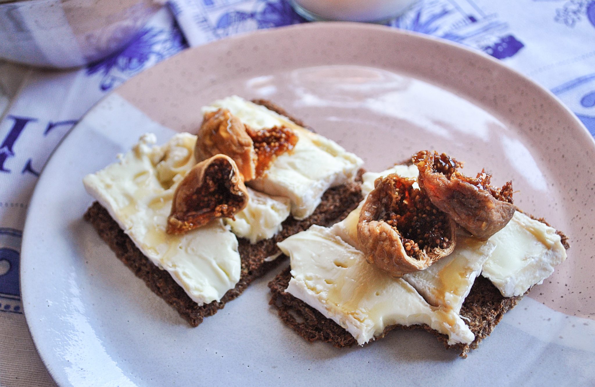 The-Hungarian-Brunette-gg-crackers-1-of-6.jpg