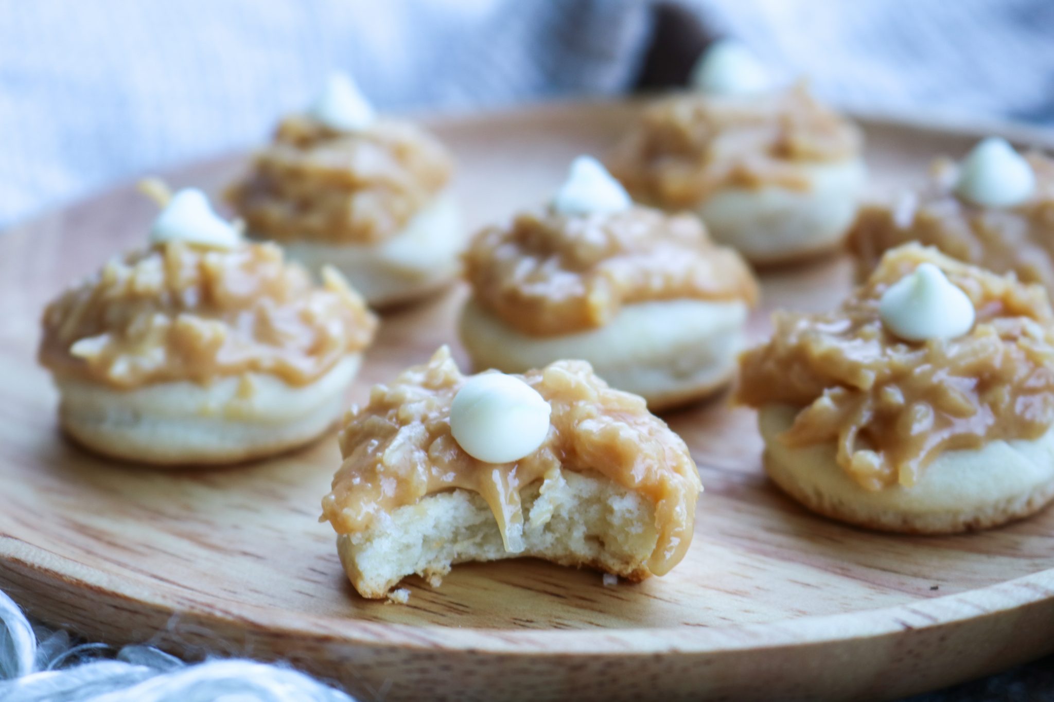 The-Hungarian-Brunette-Dulce-de-leche-coco-cookies-recipe-7-of-9.jpg
