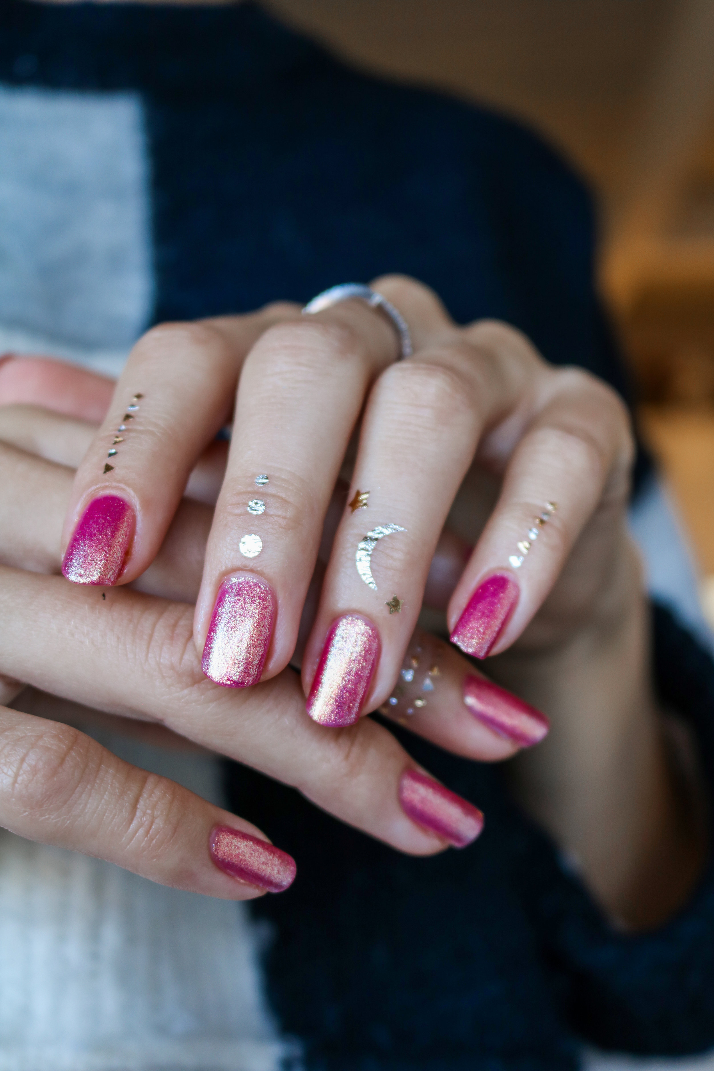 PINK & SPARKLY V-DAY NAILS + SILVER & GOLD TEMPORARY TATTOOS — The  Hungarian Brunette