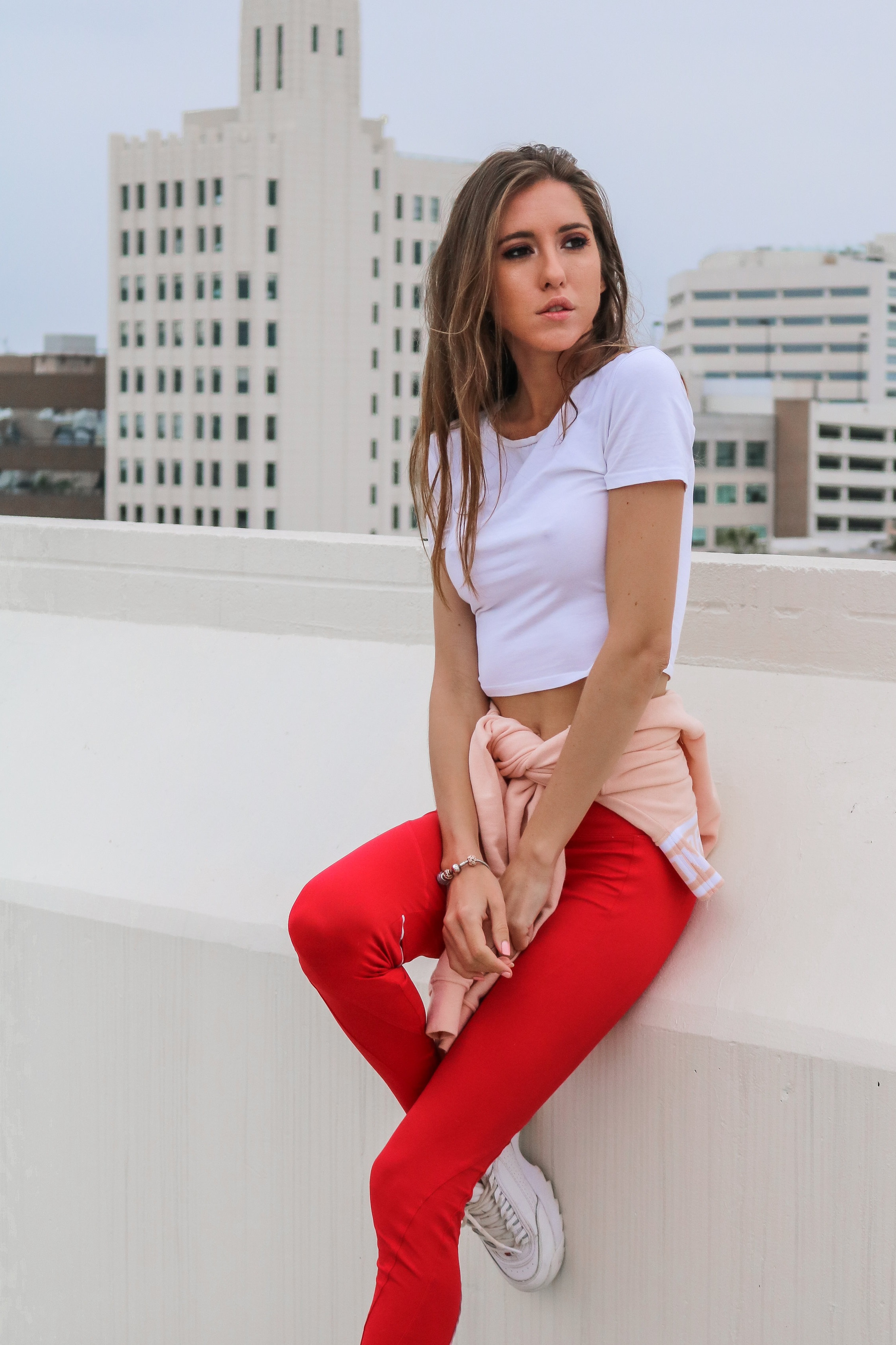 The+Hungarian+Brunette+Red+yoga+pants+and+pink+cropped+sweater+%286+of+14%29.jpg