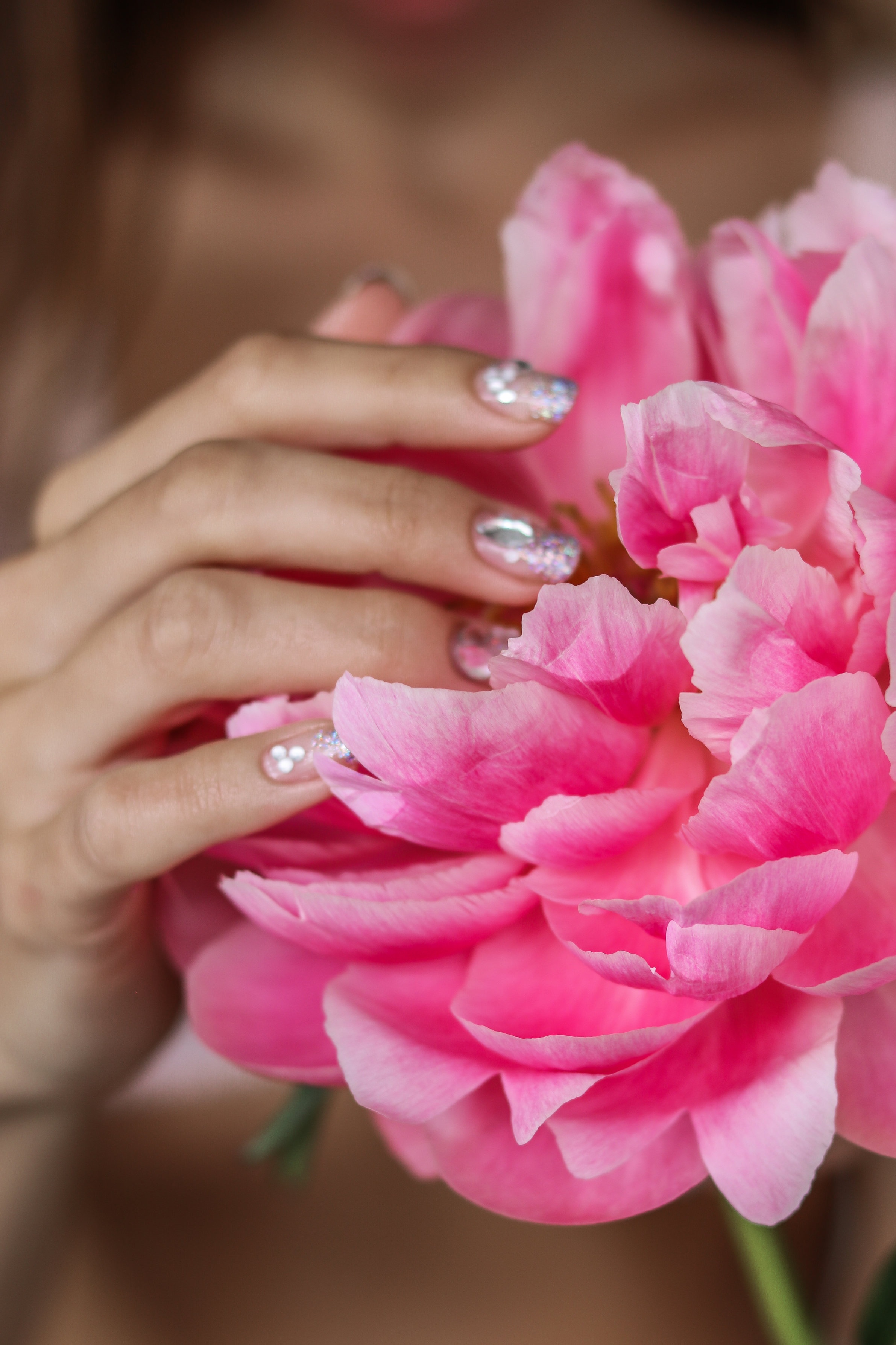 The+Hungarian+Brunette+Negative+space+crystal+nail+art+with+holo+glitter+ombre+%282+of+12%29.jpg