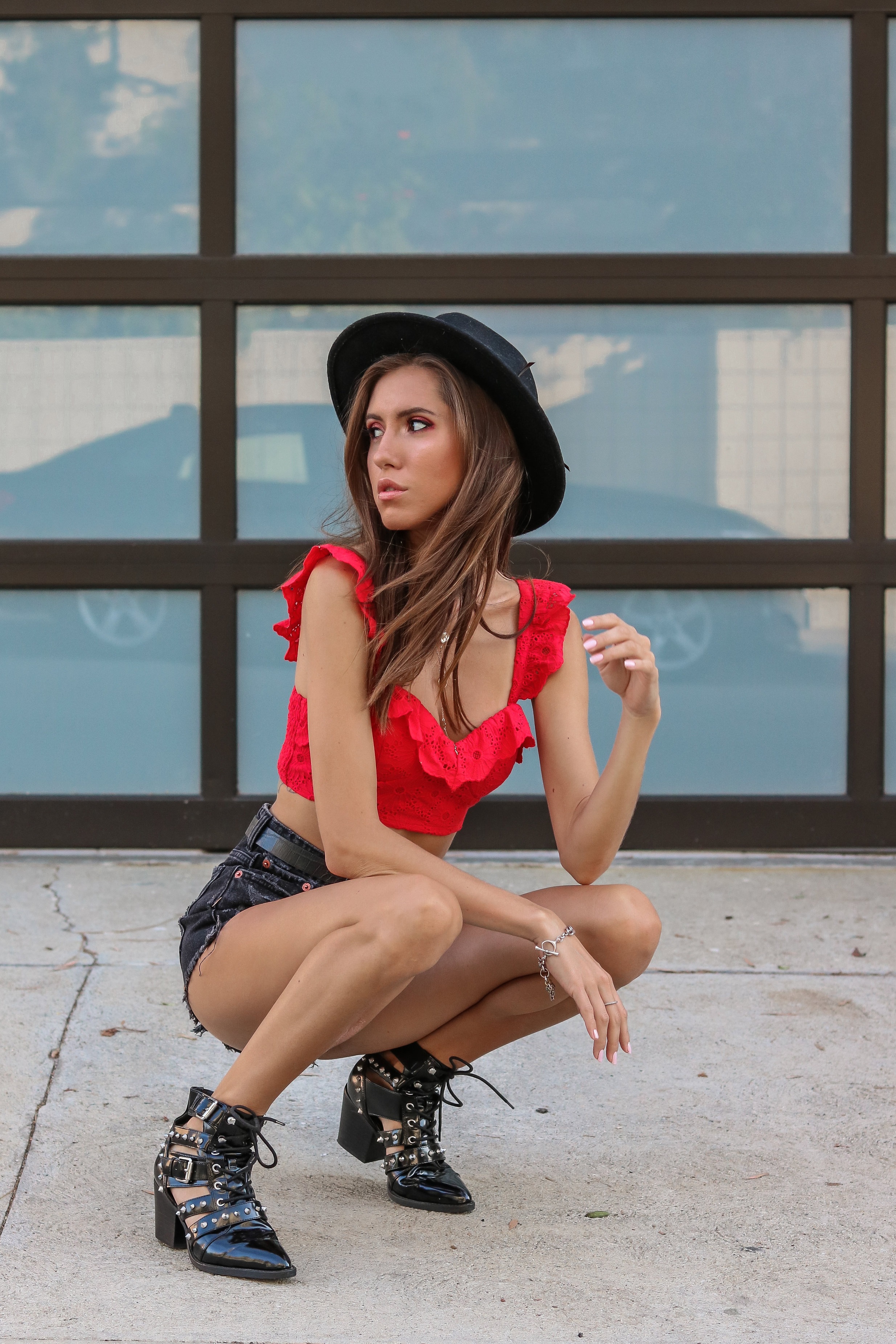 The+Hungarian+Brunette+Red+eyelet+corset+crop+top+%285+of+21%29.jpg