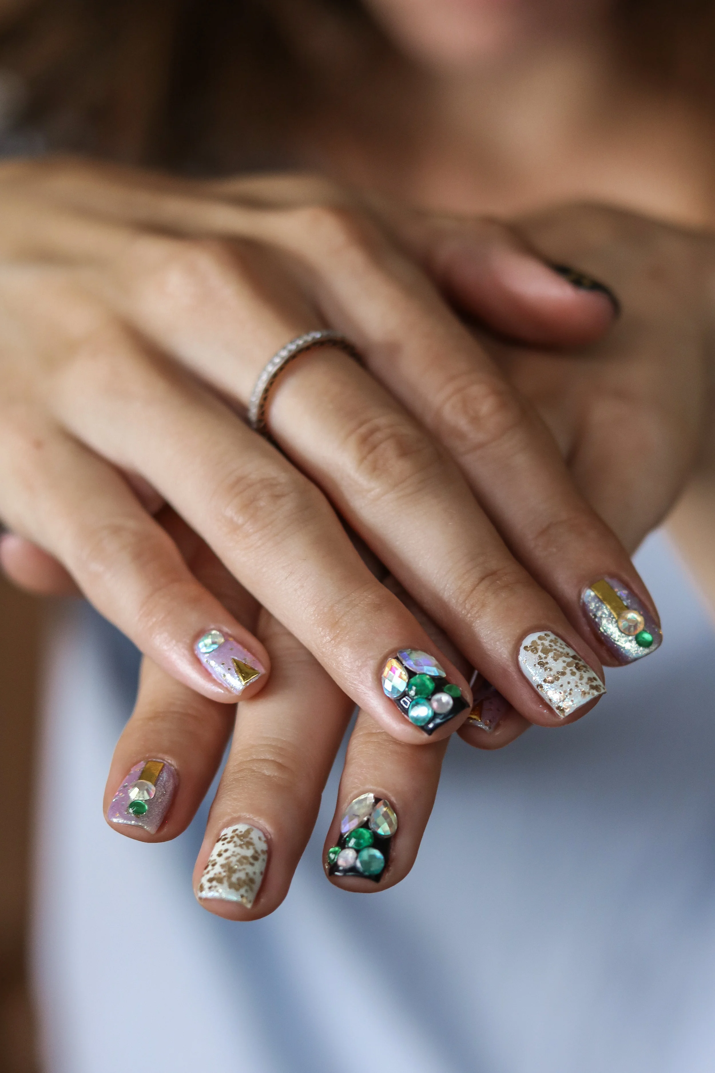 BLUE-THEMED GLITTERS, CRYSTALS + GOLD GEOMETRICAL ACCENTS NAIL ART — The  Hungarian Brunette