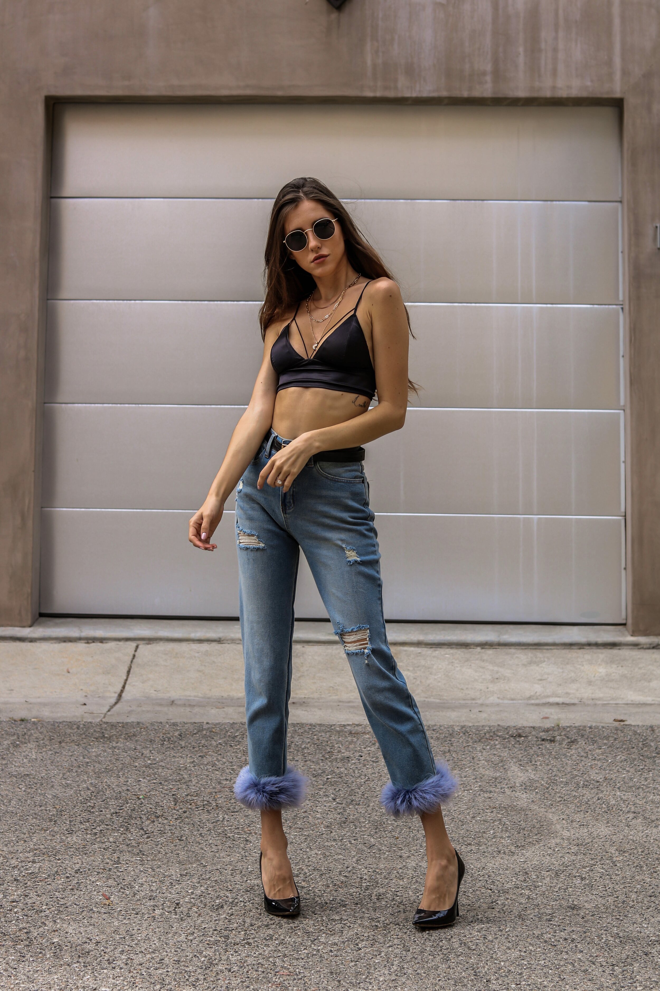 Gennemvæd specifikation dialekt THE DENIM EDIT: DIY FEATHERED HEM JEANS (+ How To Make A Pair Of Jeans  Smaller) (WITH VIDEO) — The Hungarian Brunette