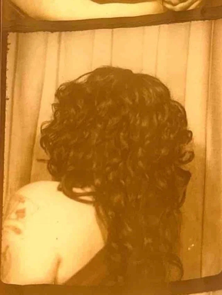 pics of my greatest hair day of all time to say i&rsquo;d love to cut more curly hair 💋💋💋💋
cut by the boss @pork___ch0p