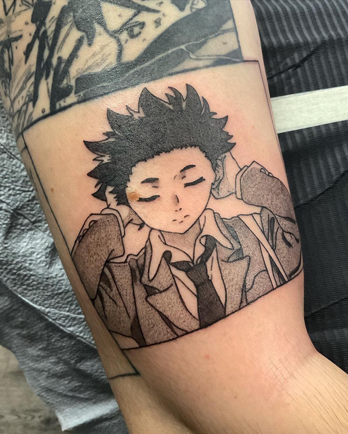 Shoya from A Silent Voice for Isabella! I have have fun doing stippled manga tattoos