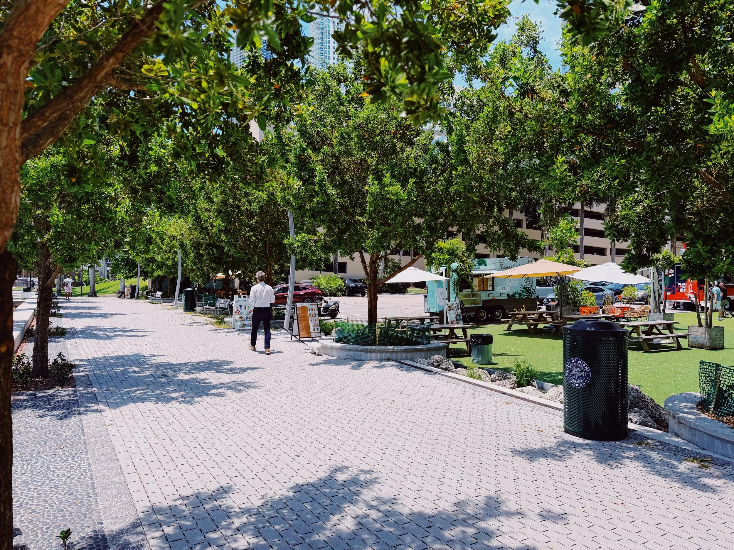 Trash Receptacles Return to Brickell Baywalk Following Resident Advocacy