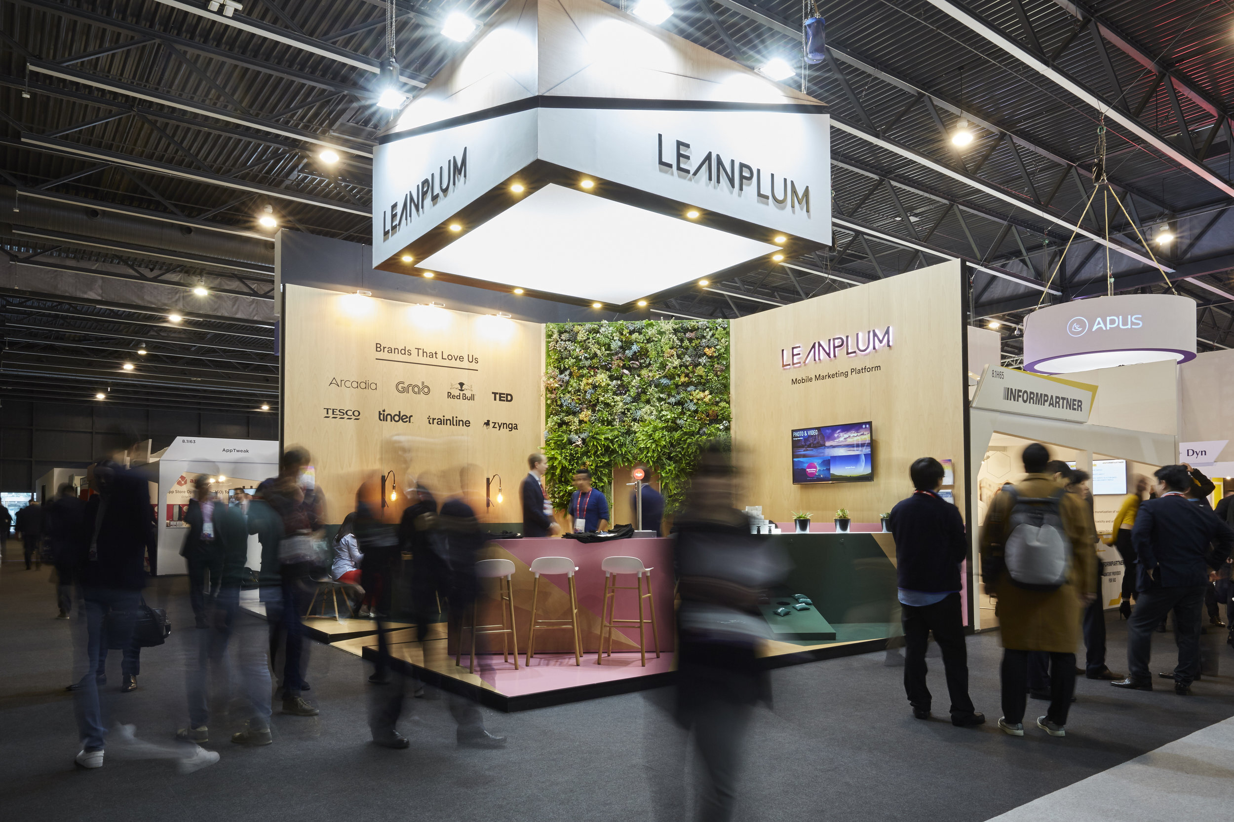 Challenge: How do you stand out at an international tradeshow based around mobile technology and mobile brands? Solution: Execute strong in-house experiential design for Leanplum’s booth at Mobile World Congress in Barcelona, the world’s larges