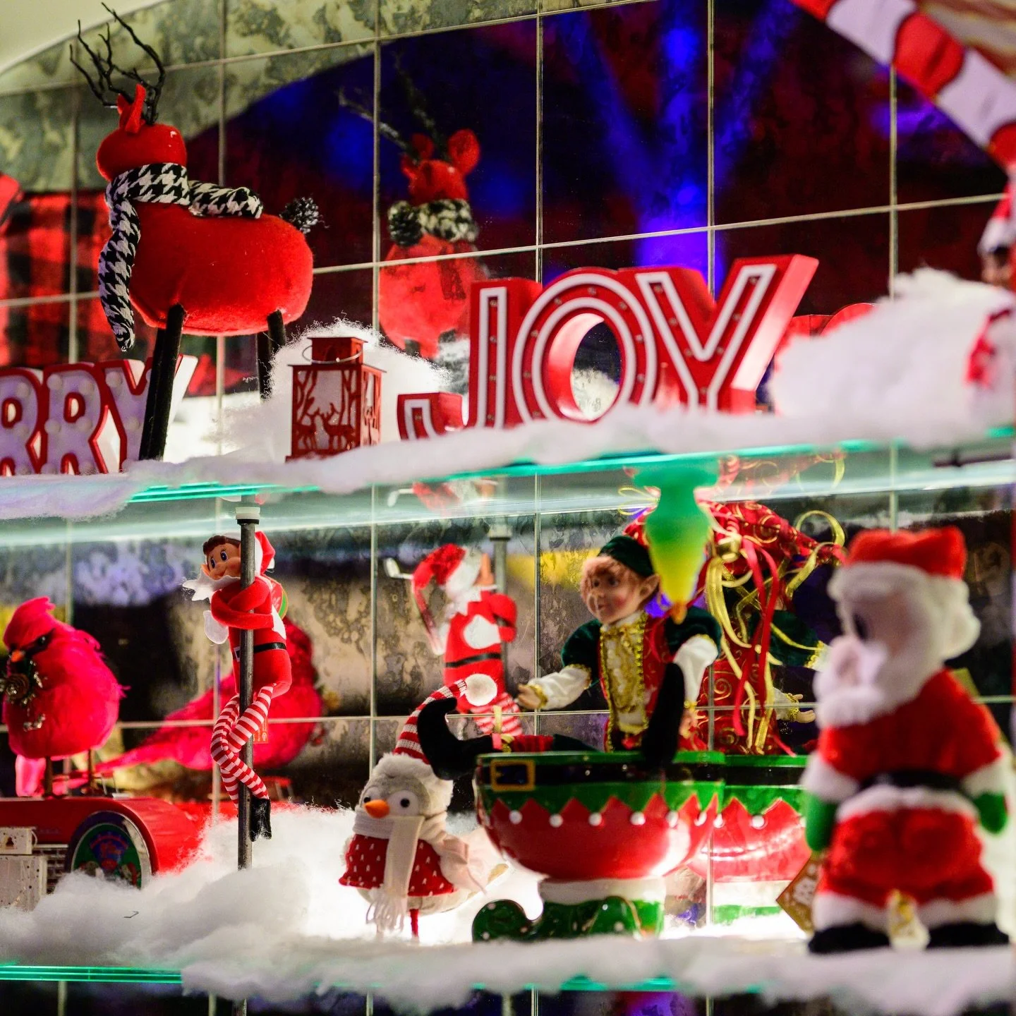 JOY = Just Order Yourself a drink. What bars are made of. 🎅🎄🥃
#holidaycocktails #drinksf #deckthehalls
📷 @porkbellystudio