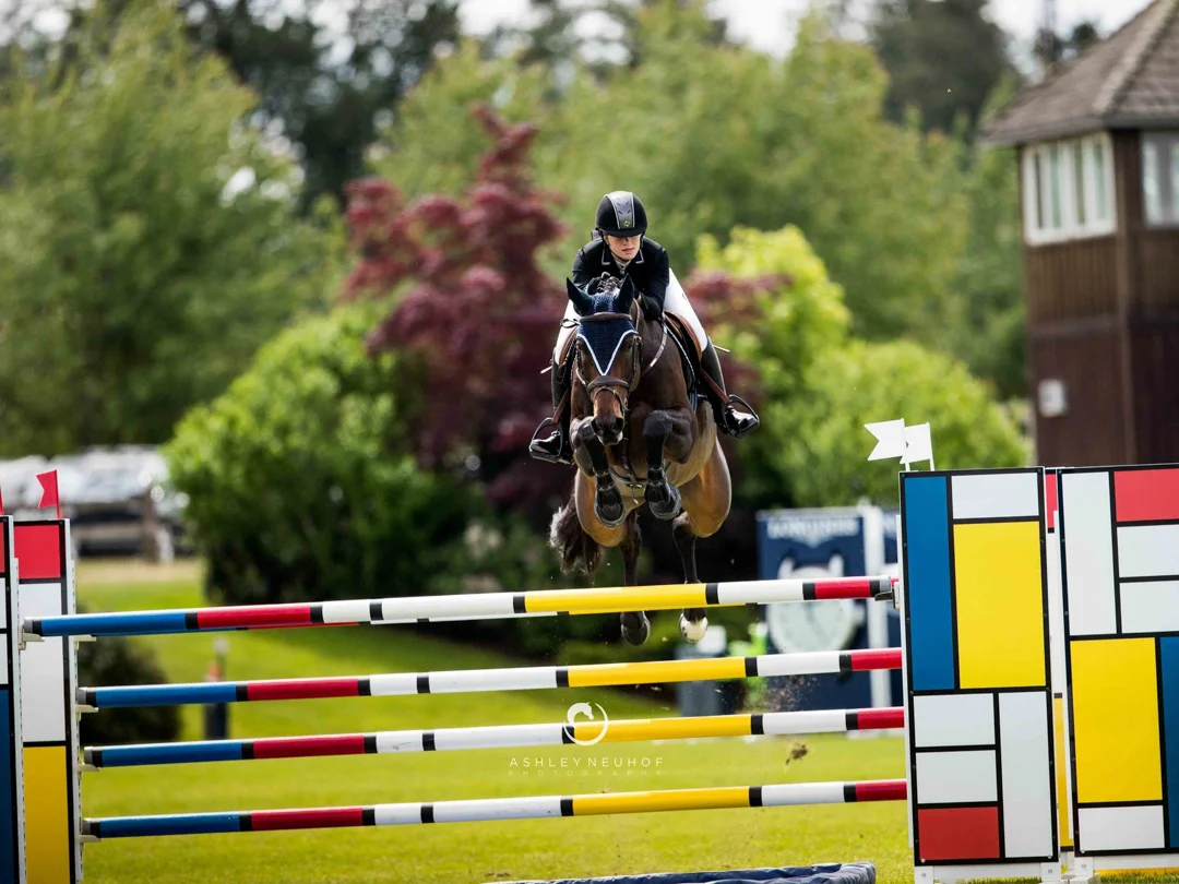 Jenn Gates and Dolinn at Thunderbird, Langley CSI 2*. Photo by Ashley Neuhof Photography.