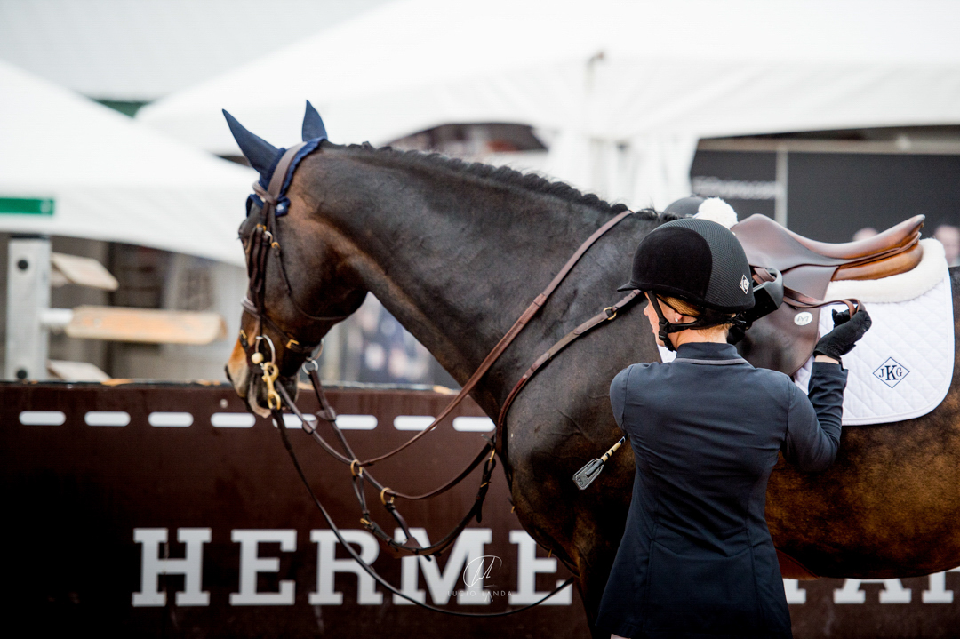 Jenn Gates and Cadence at the 2016 Winter Equestrian Festival. Photo by Lucio Landa Photography.