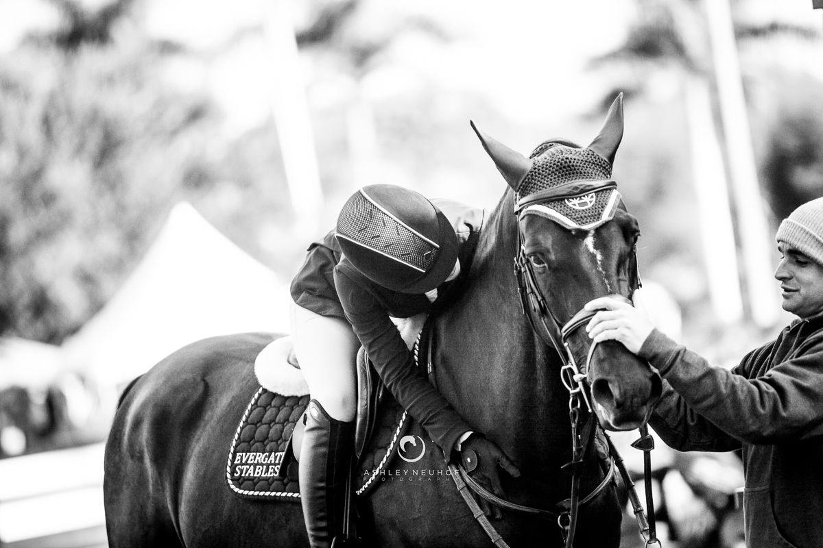 Jenn Gates and Pacific des Essarts at Winter Equestrian Festival 2019. Photo by Ashley Neuhof Photography.