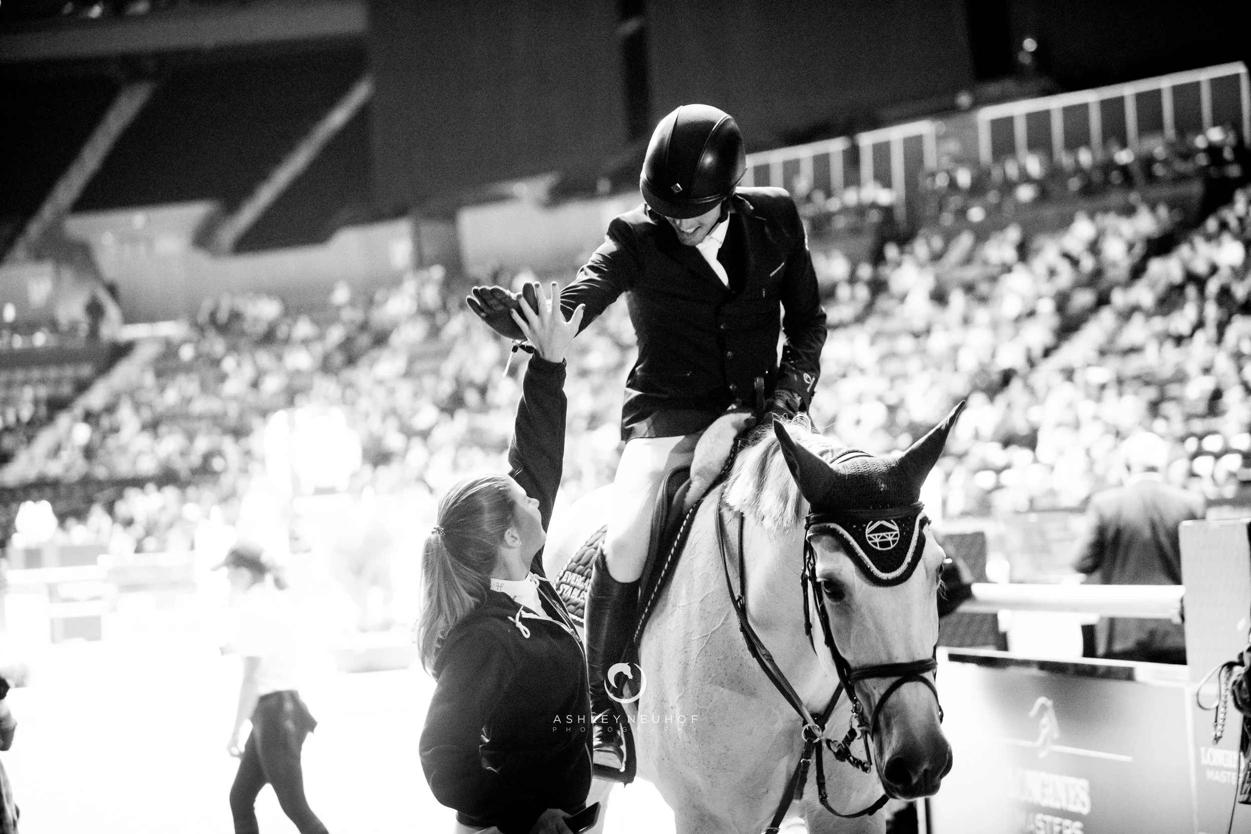 Jenn Gates and Harrie Smolders and Une de l’Othain at Longine Masters of New York 2019. Photo by Ashley Neuhof Photography.