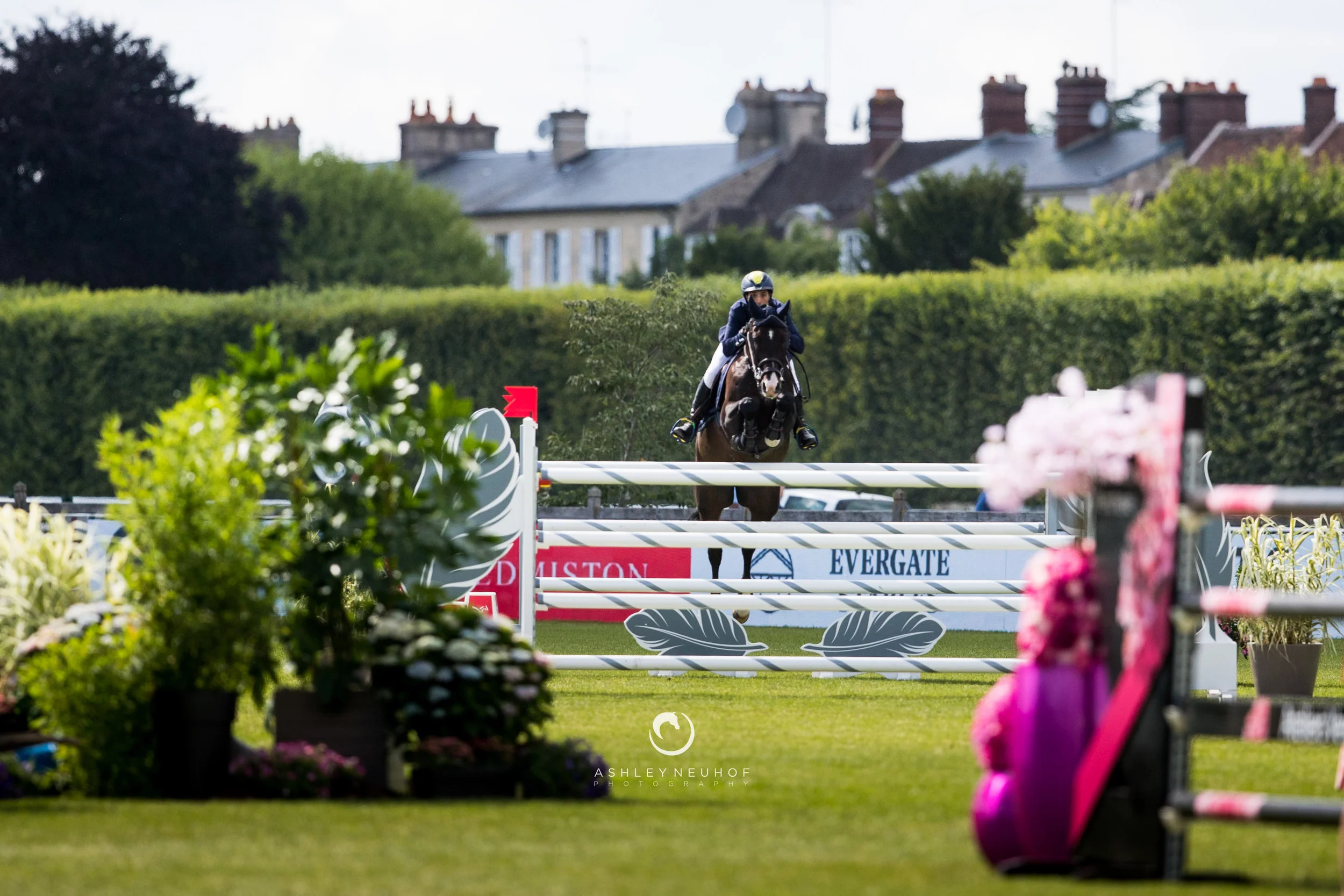 Yuri Mansur and Carlson at Global Champions League of Chantilly 2019. Photo by Ashley Neuhof Photography.