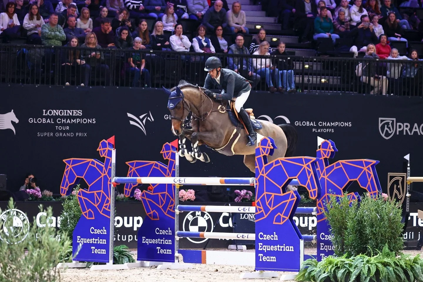 Harrie &amp; Monaco 🇲🇨 getting warmed up for the Saturday&rsquo;s LGCT Super Grand Prix in Prague!🌟