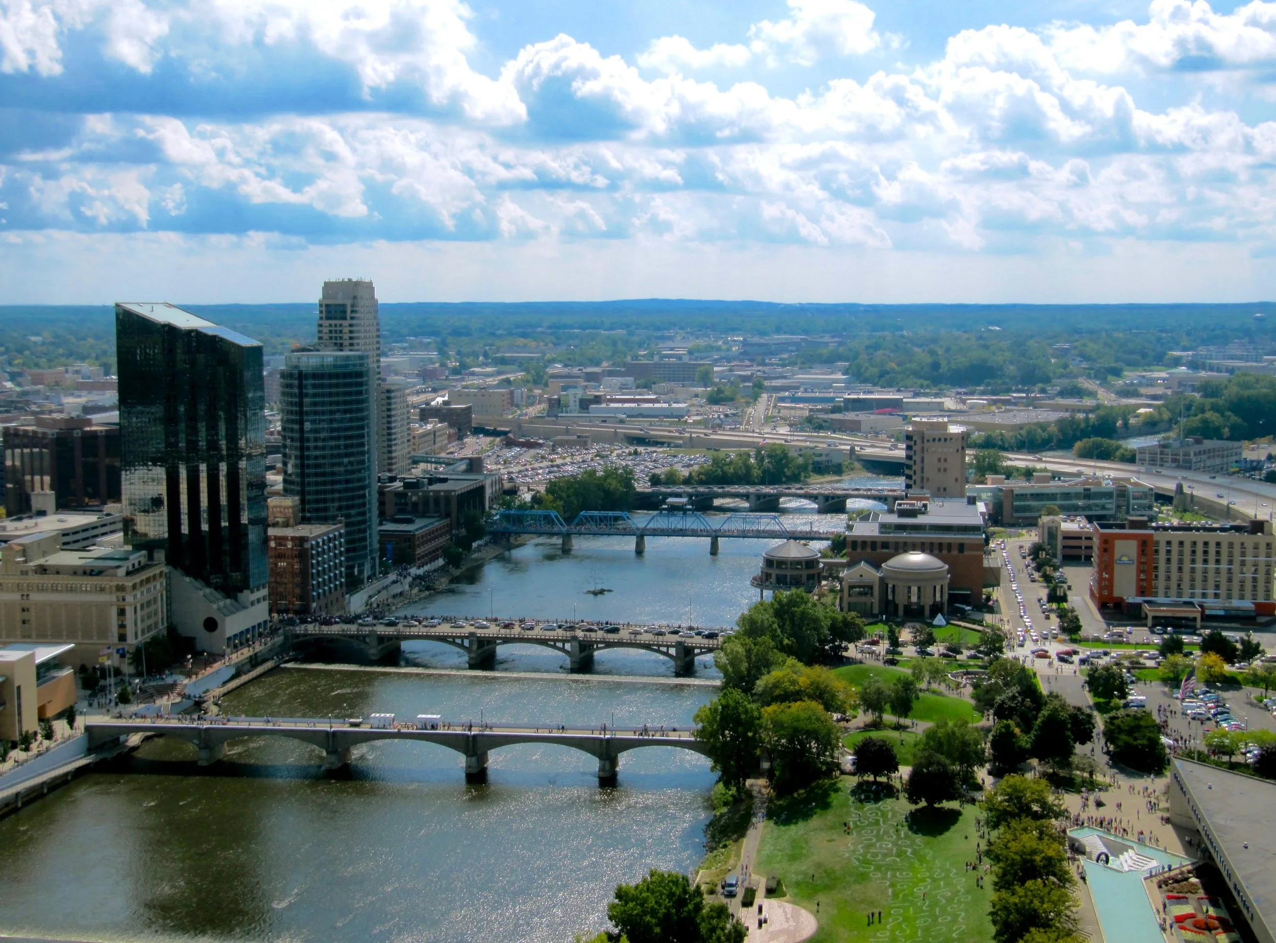 Downtown_Grand_Rapids_from_River_House.jpg