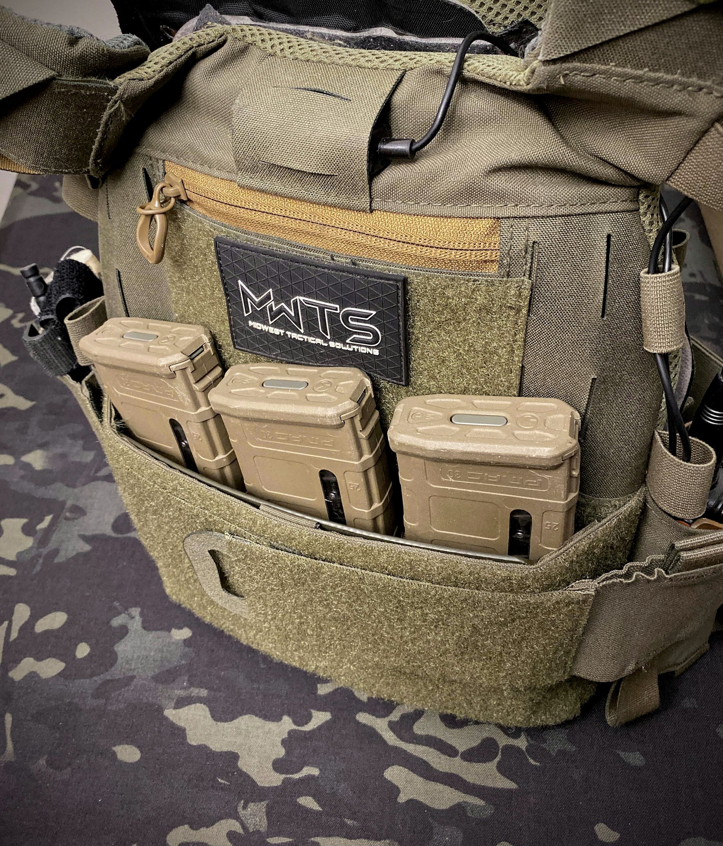 tactical kangaroo pouch