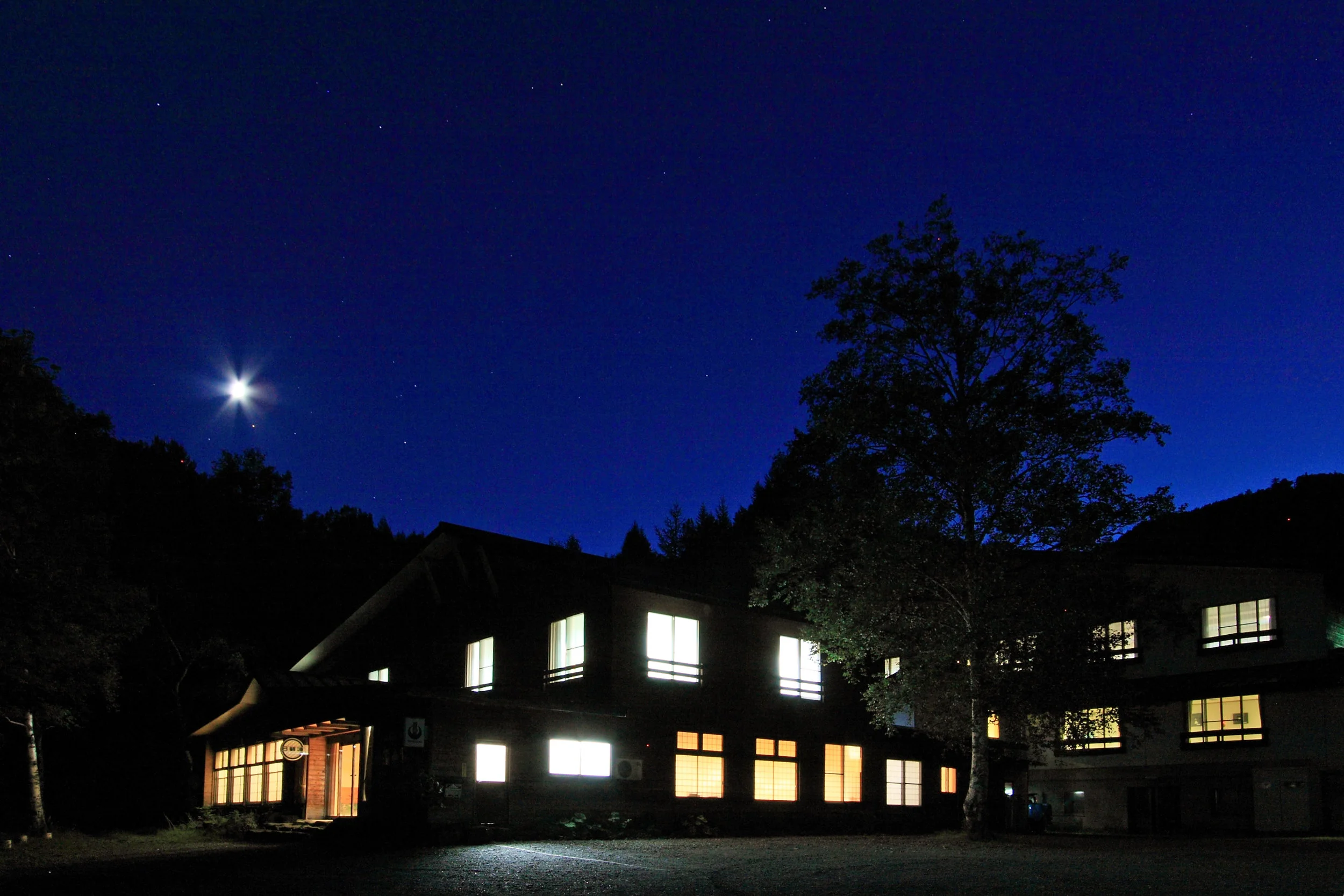 Mitsuru Okunada - 全景夜.jpg