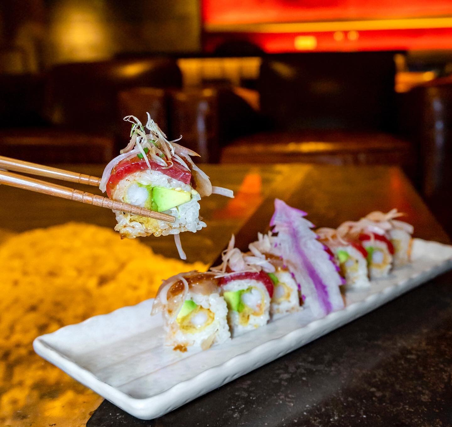 We&rsquo;re in heaven when our Albacore Tuna Roll is a special of the night!
&bull;⁠
&bull;⁠
&bull;⁠
#MrsFishLA #SushiArtWhisky #DTLA #LosAngeles #DiscoverLA #DineLA #LAEats #LA #LAFoodie #LAFood #DowntownLosAngeles #JapaneseRestaurant #Sushi #HappyH