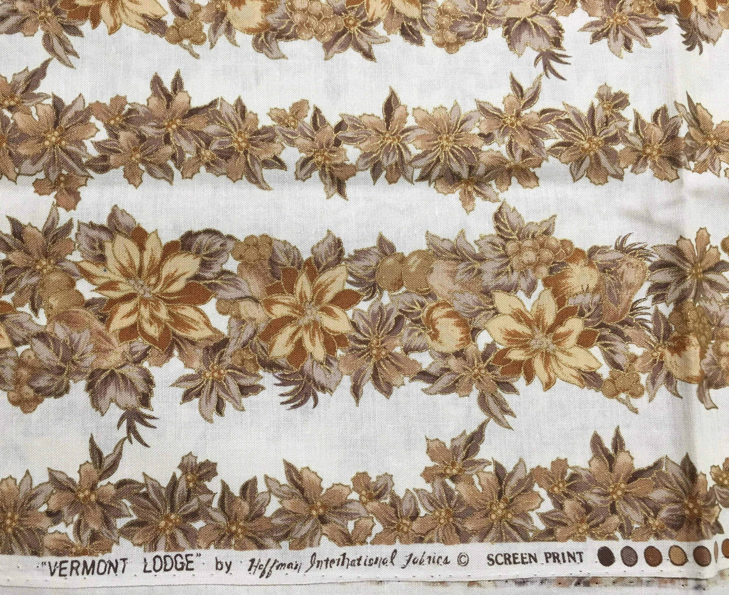 1/2 Yard Gold Poinsettia Stripe