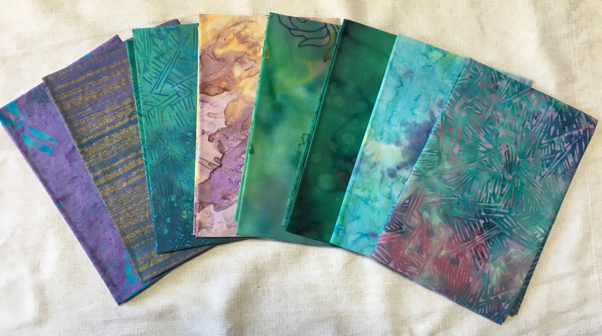 Mystery Fat Quarter Pack - 8