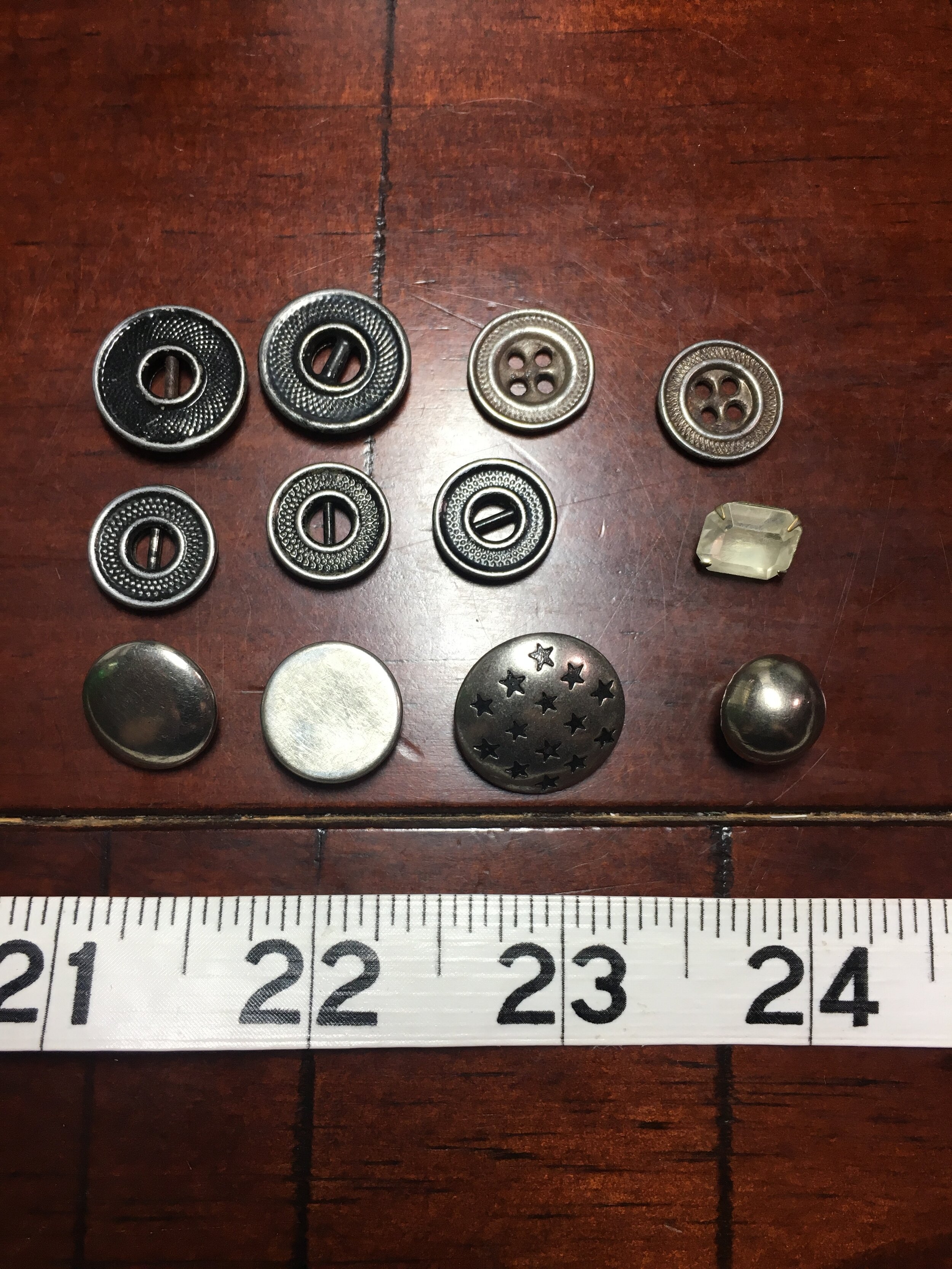Buttons G38-12
