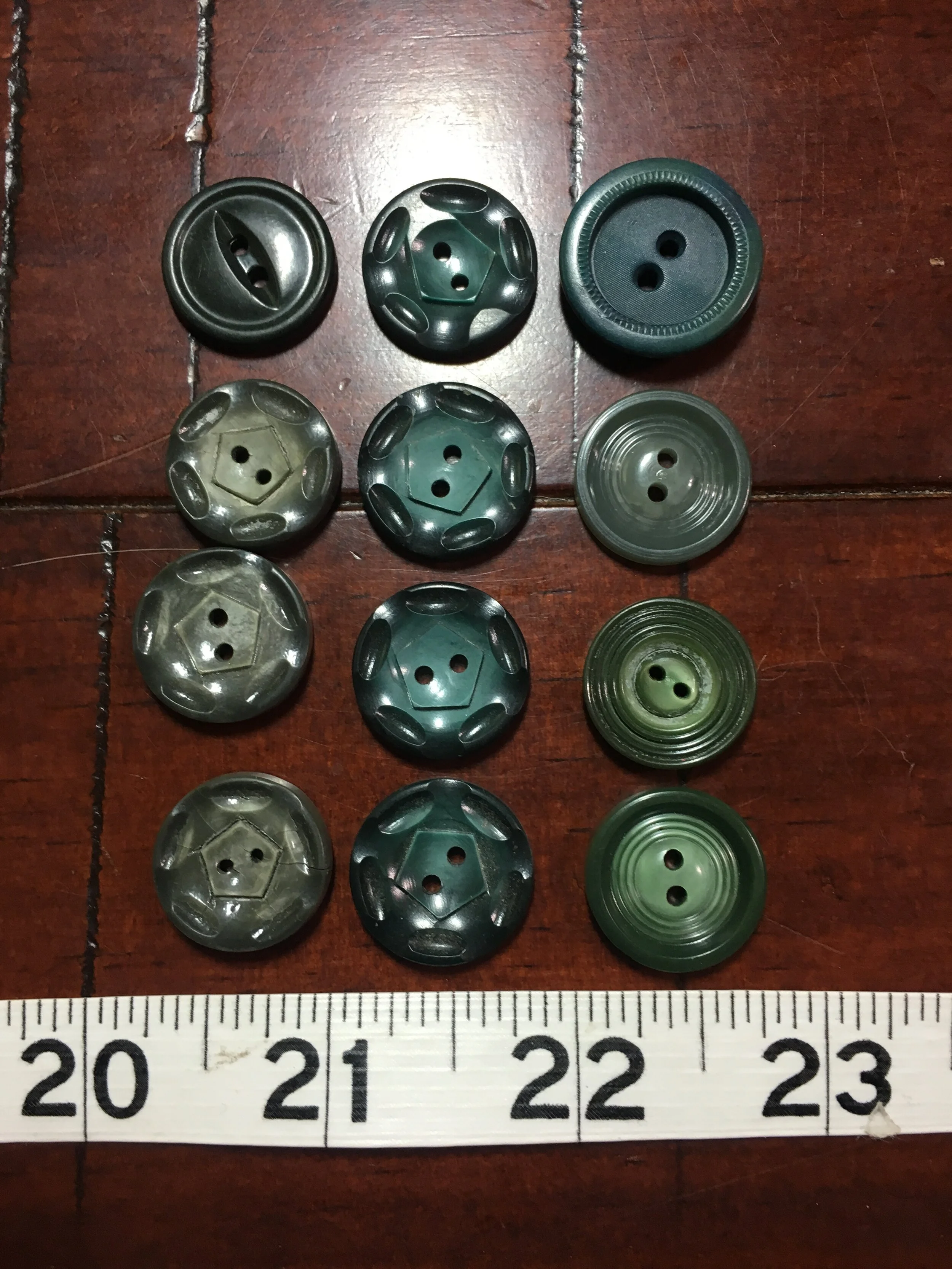 Buttons G12-12