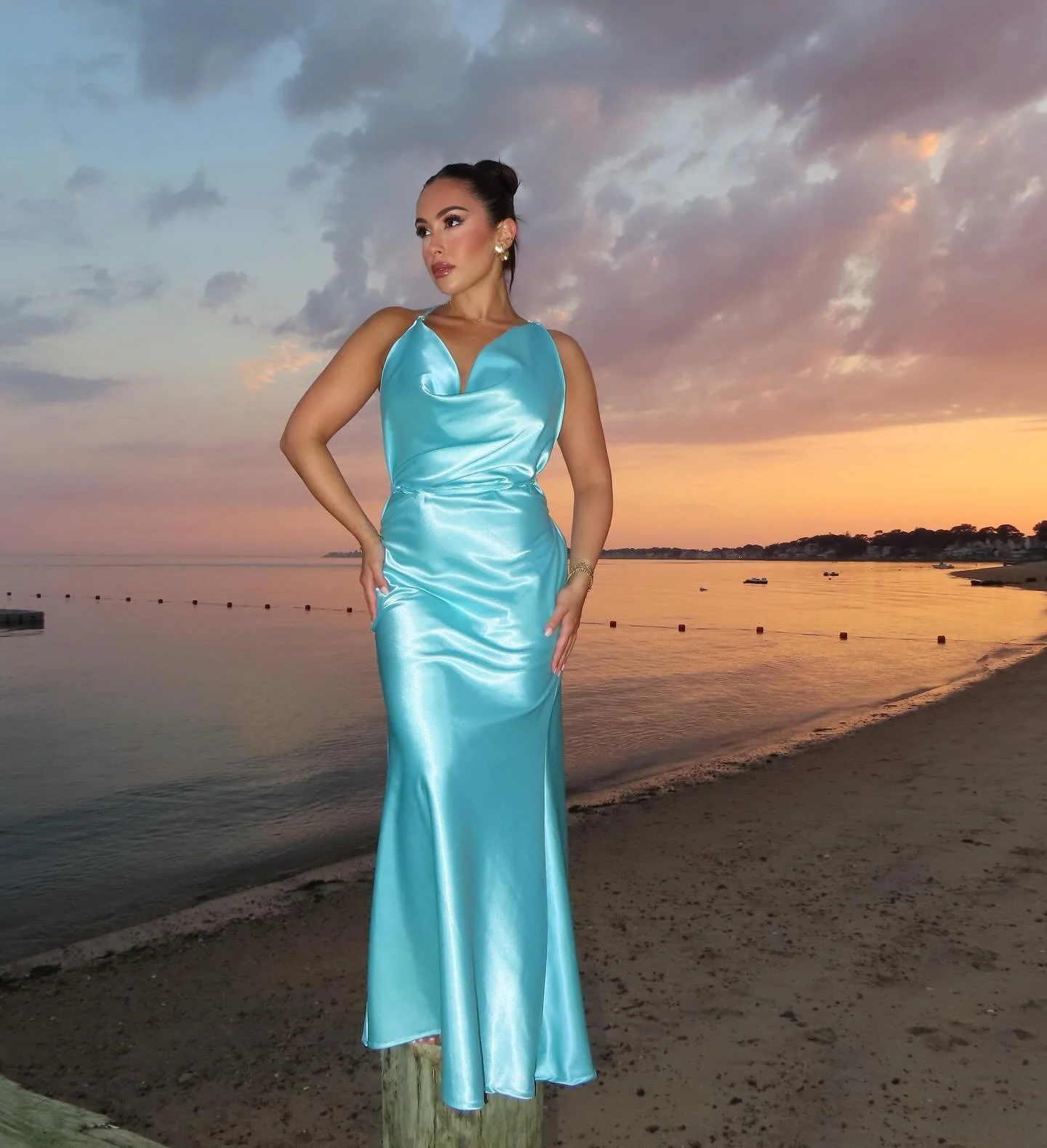 The Sicilia Dress.🩵
Original design.
Summertime Blues.
&bull;
&bull;
&bull;
#fashion #fashiondesigner #designer #fashionstyle #style #originaldesigns #designs #tiffanyblue #summerfashion #summerdesigns #summerdresses #riellefashion