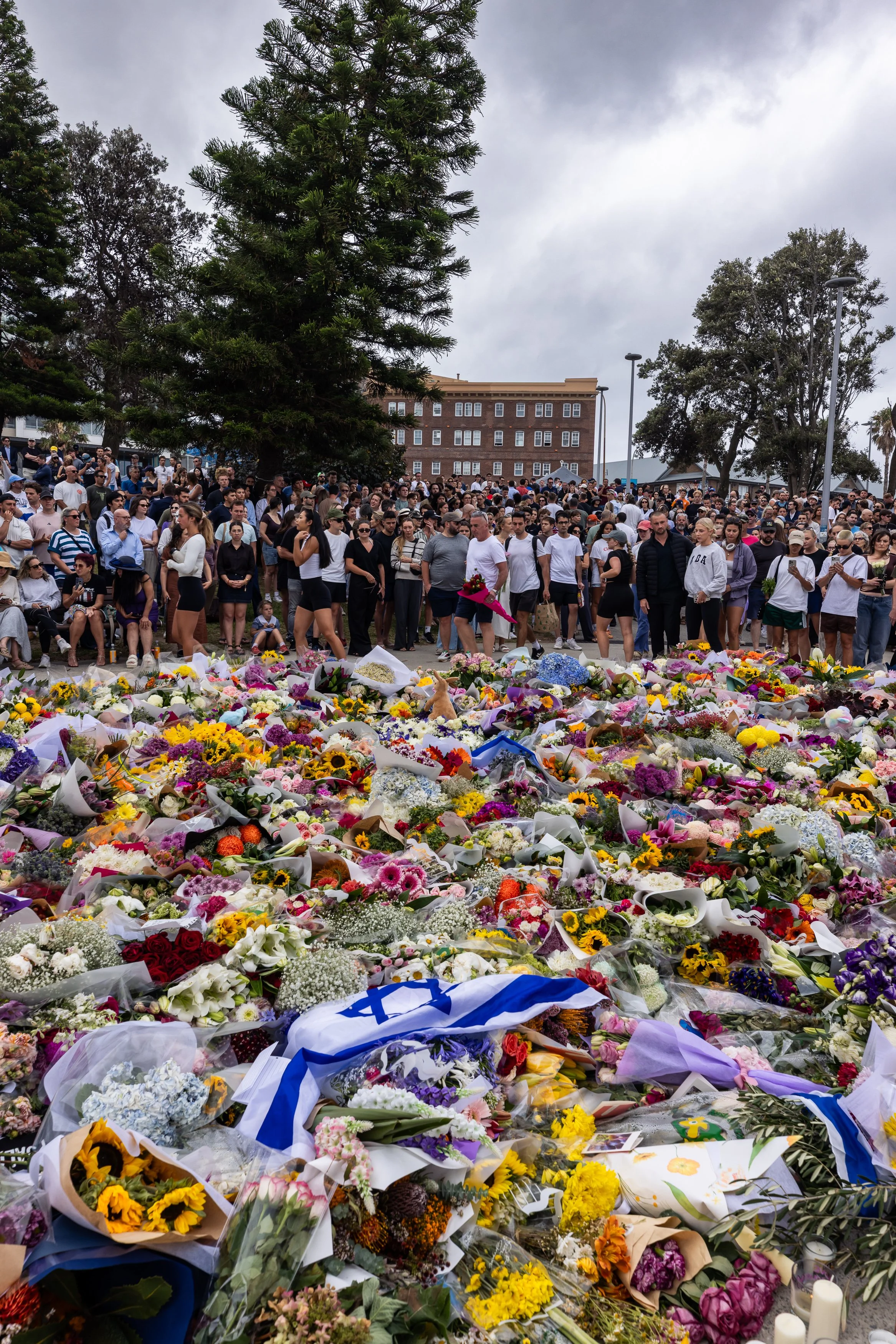 Memorial Bondi Beach - Small Press Ready Jpegs - @annabel_osborne_photography 15 Dec '25-1760.jpg
