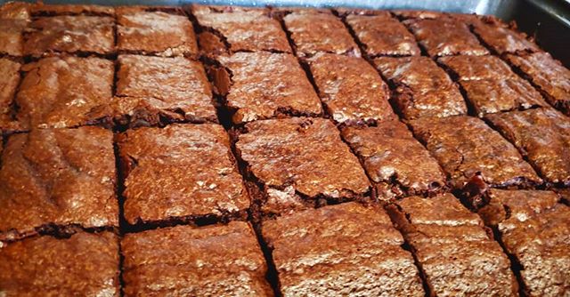 It's Brownies B*tch.
.
.
.
.
.
#brownies #vegan #dessert #desserts #vegan #vegansgotitgood #vegansdoitbest #veganyumyum #chocolate #veganchocolate #dairyfree #crueltyfree #jehrrys #delicious #food #madetoorder #baking #sweets #vegetarian #monday