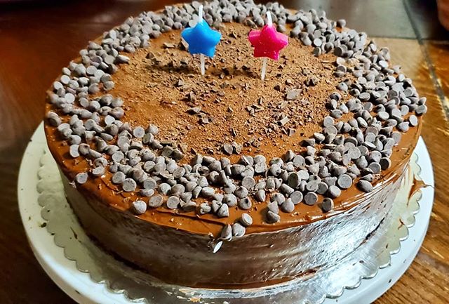 What is "too much" Chocolate? - Aaron's Chocolate Everything Cake
German Chocolate Cake with chocolate chip between the layers, chocolate buttercream, topped with chocolate buttercream, chocolate chips, and chocolate dust.
.
.
.
.
#vegan #c