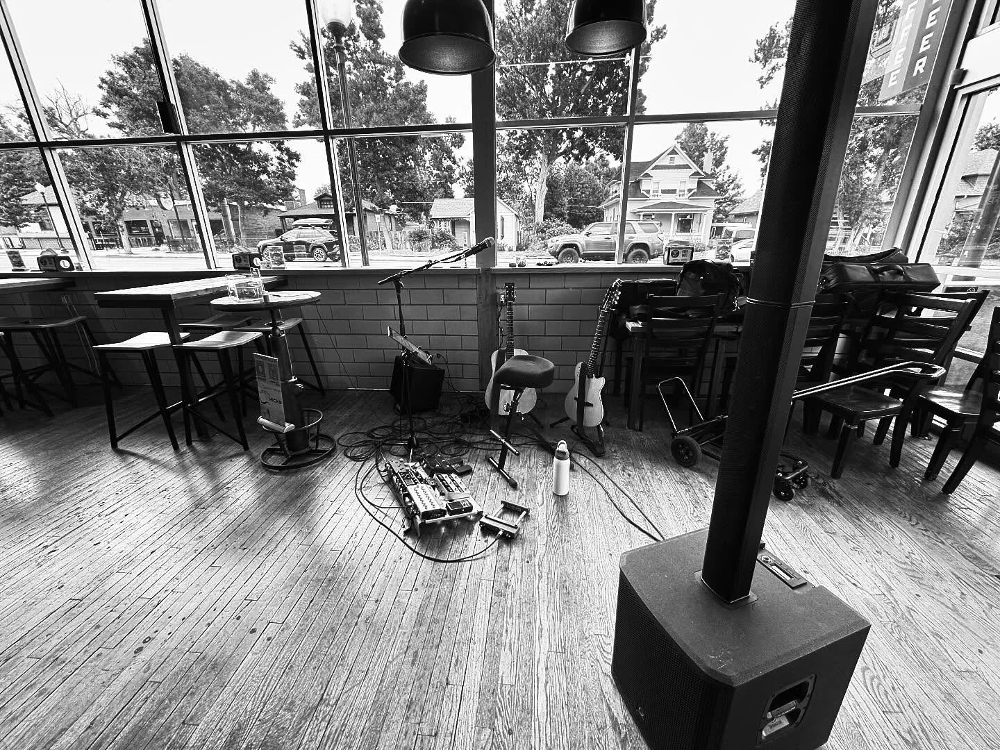 @leeverslocavore today until 6. #livesolo #acoustic