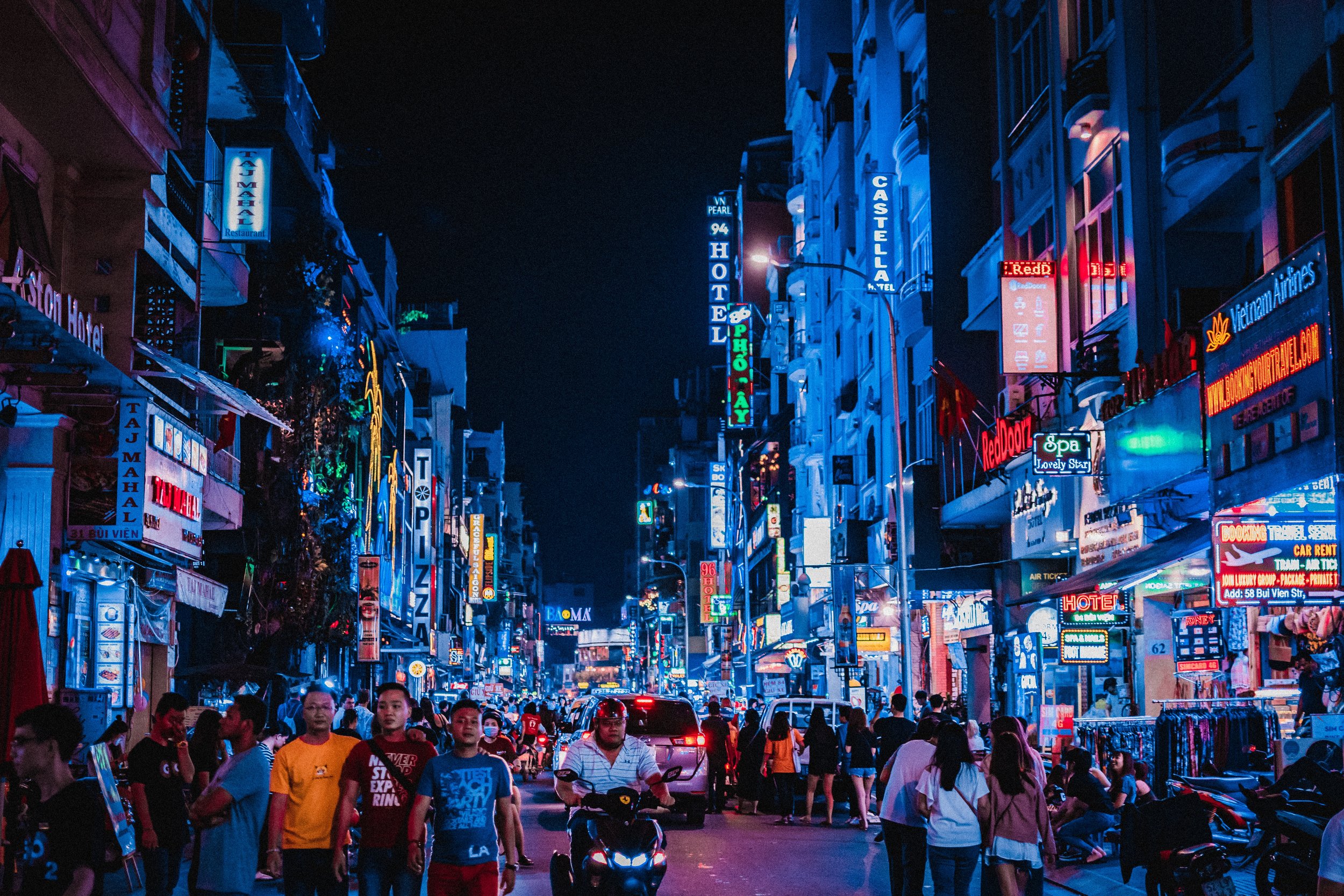 A first-timers guide of things to know before visiting Vietnam. 