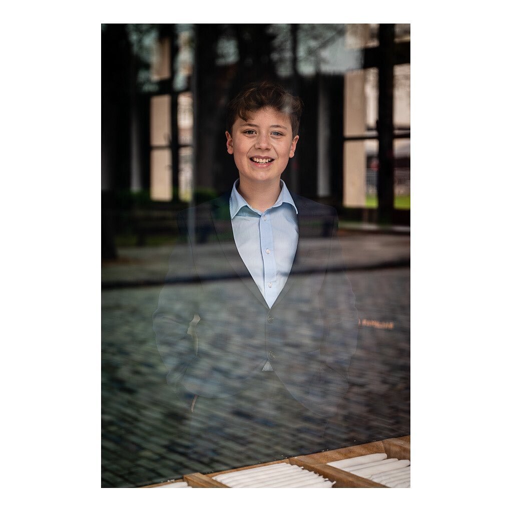 -Lars-
Luck was on our side to make this communion shoot work/fit in your busy schedule. Lars, you rocked it! 😎🤩 
.
#holy #communion #photoshoot #kidsbekids #capturingmoments #creatingmemories #authentic #portraits #lifeasweknowit #visualstorytelli