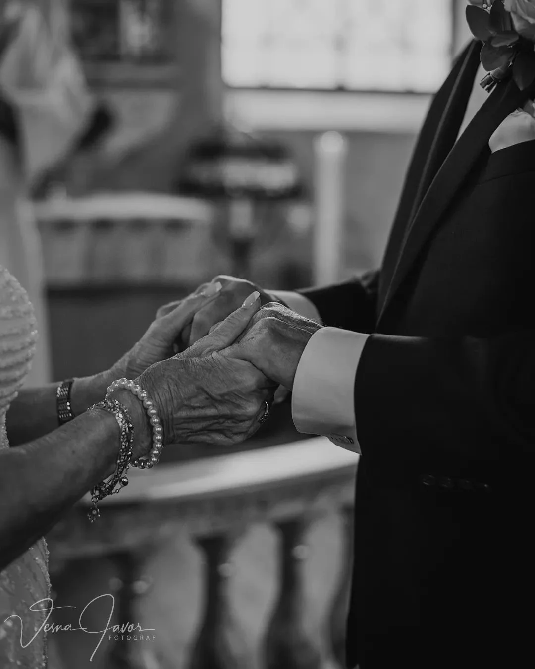 Soulmates ✨️
.
.
.
#j&ouml;nk&ouml;ping #jkpg #portr&auml;tt #portraitphotography #weddingphotography #weddingportrait #br&ouml;llopsfotograf #br&ouml;llopsfoto #br&ouml;llopsportr&auml;tt