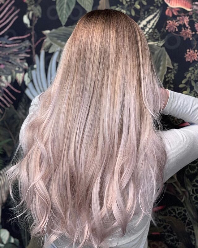 Dirty lavender🔥

@hairbyjoakim 
#lavender #haircolor #hairstyle #balayage #balayagehair #lavenderhair #wellanordic #wella #askforwella #hairinspo #hairinspiration #tbno #t&oslash;nsberglivet #t&oslash;nsberg #fris&oslash;rt&oslash;nsberg